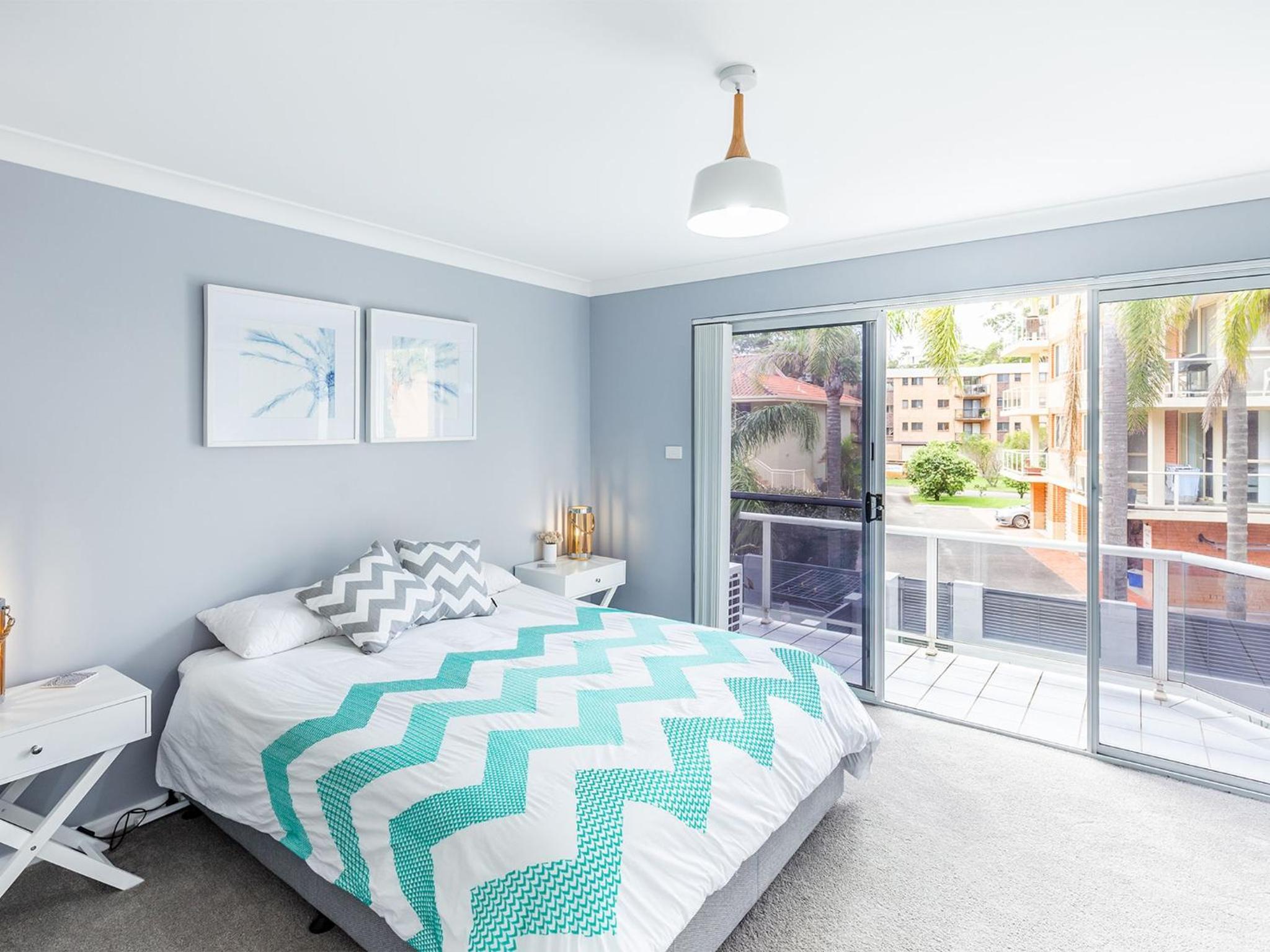 Kristie Court 3, 7 Weatherly Close with air con and close to the beach