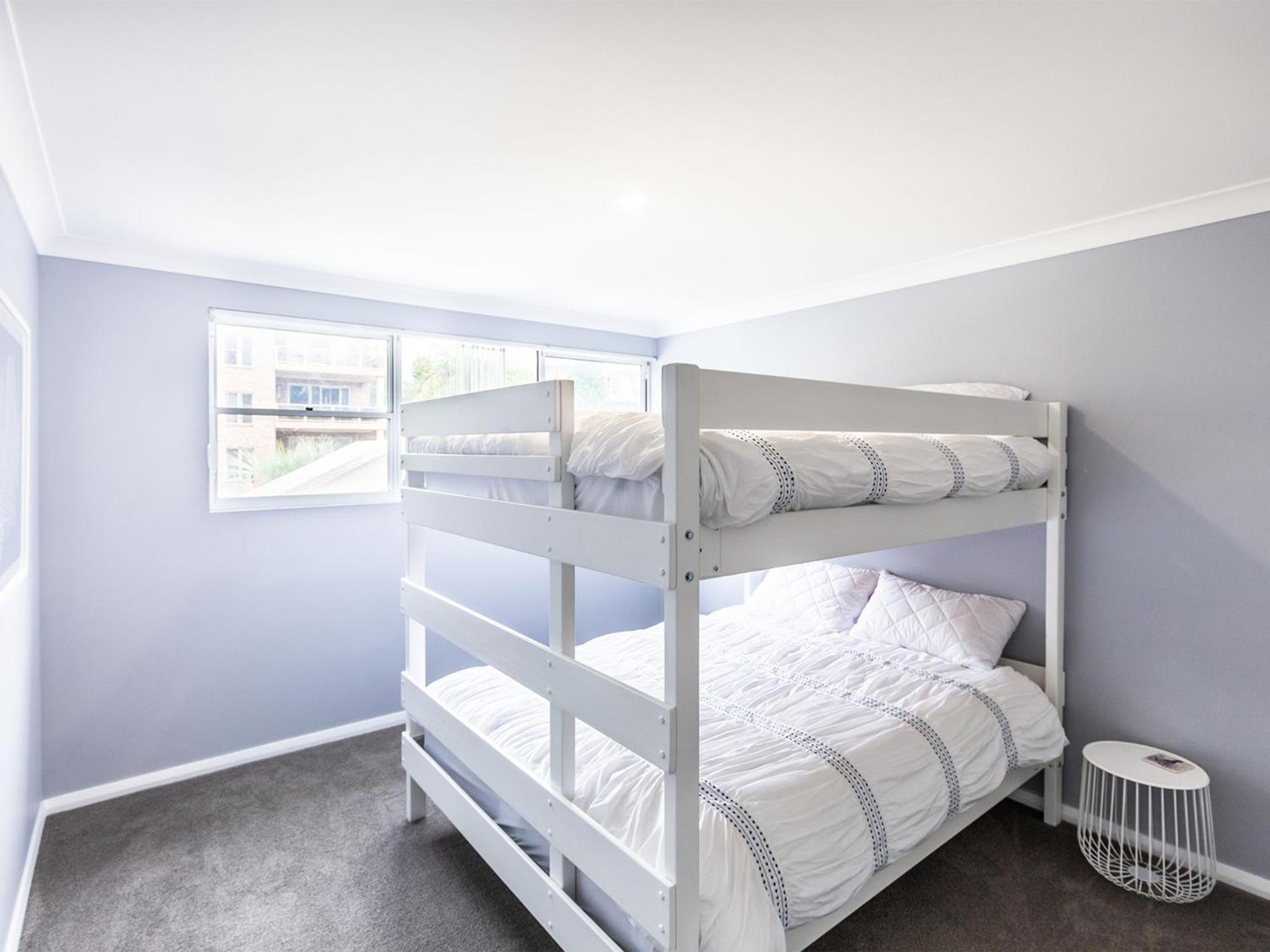 Kristie Court 3, 7 Weatherly Close with air con and close to the beach