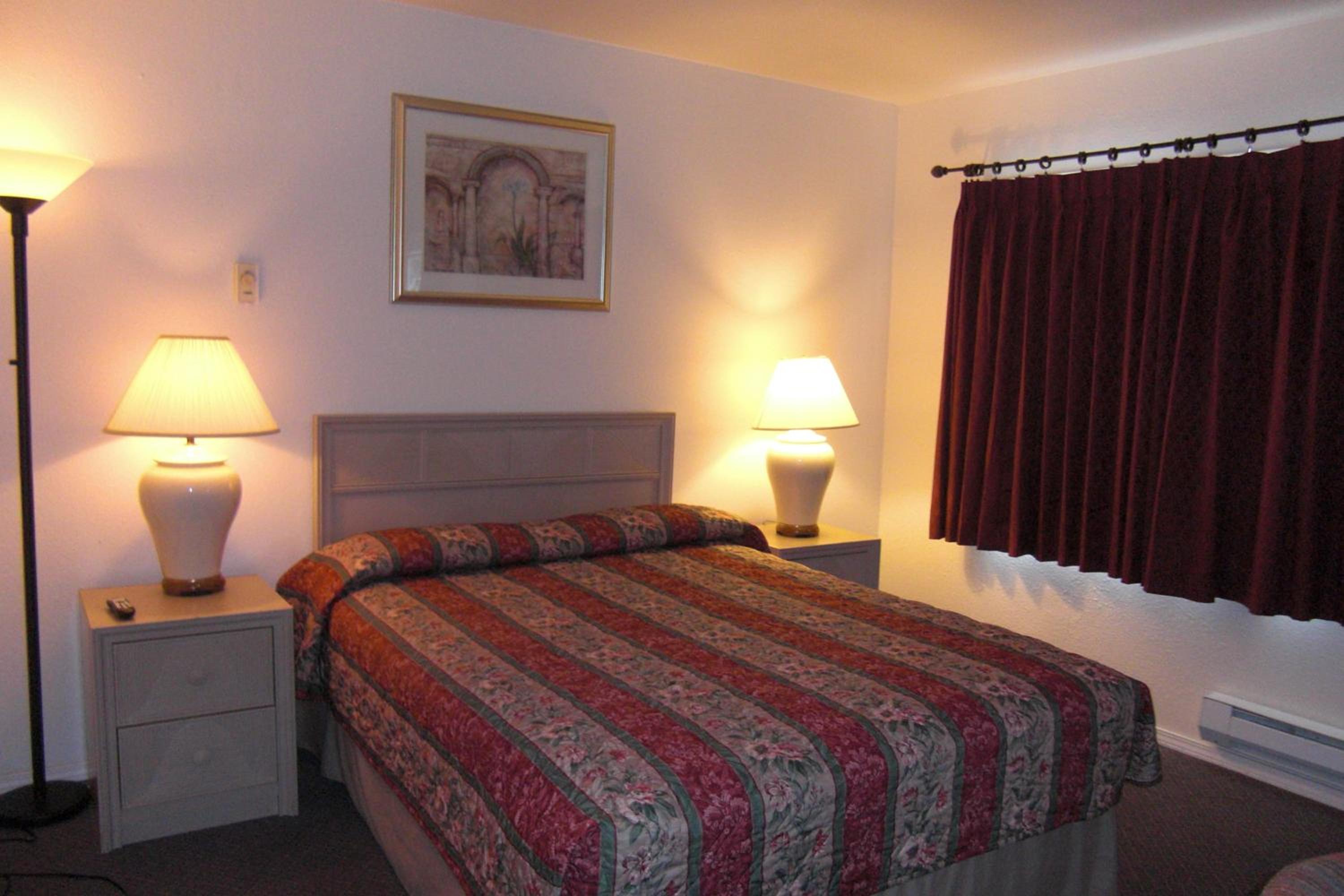 Front Street Inn