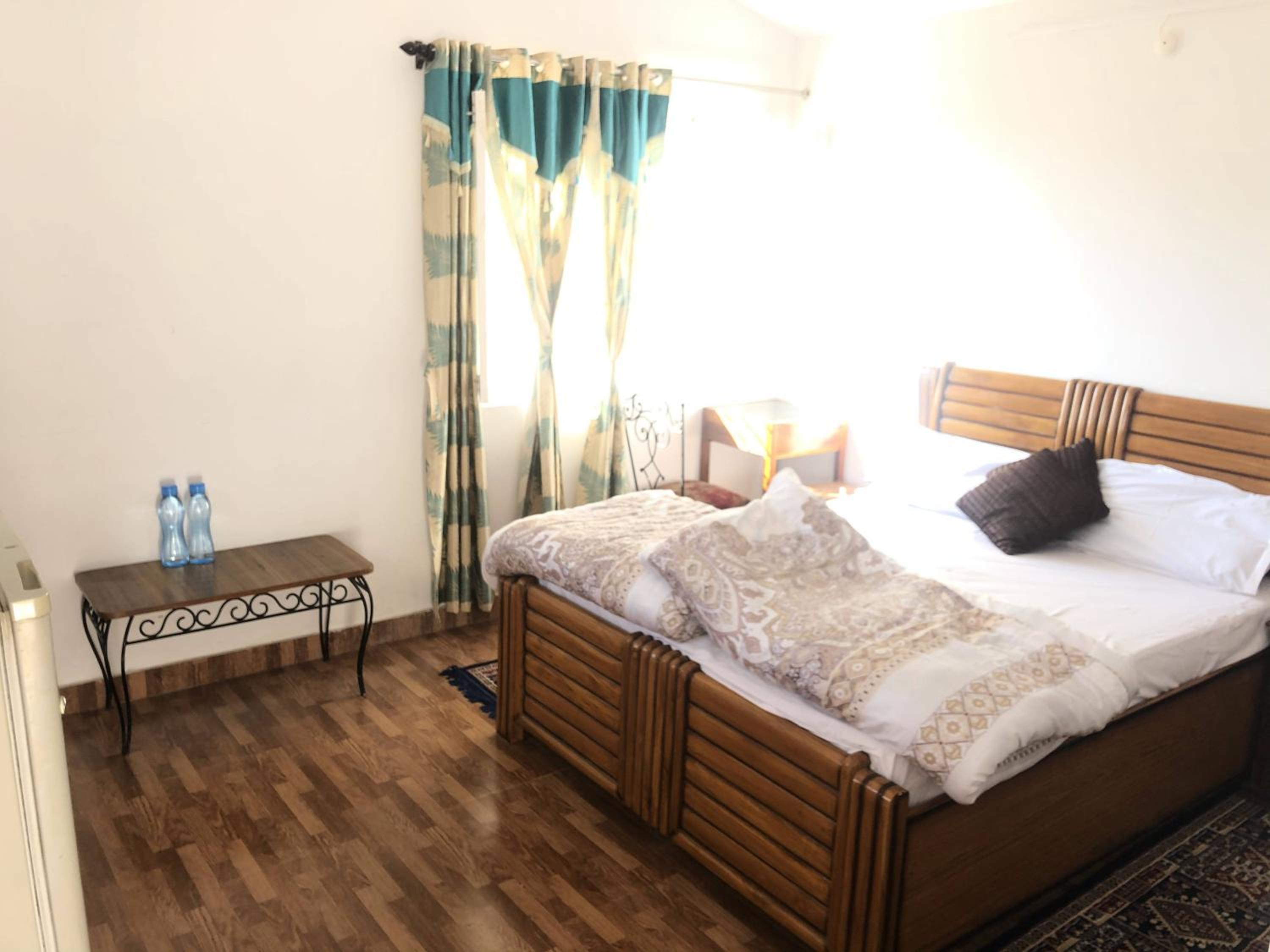 White house in Nainital view 5