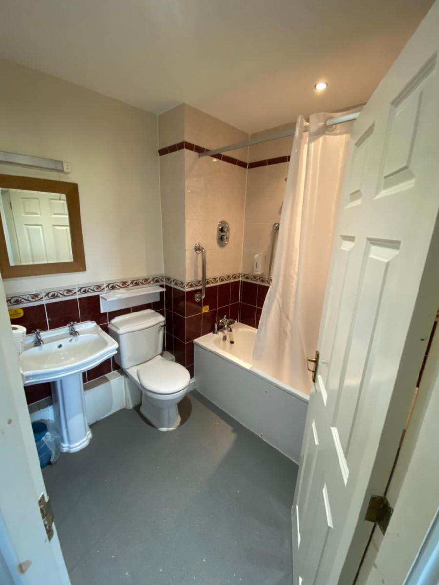 Ibis Budget Bromsgrove view 5