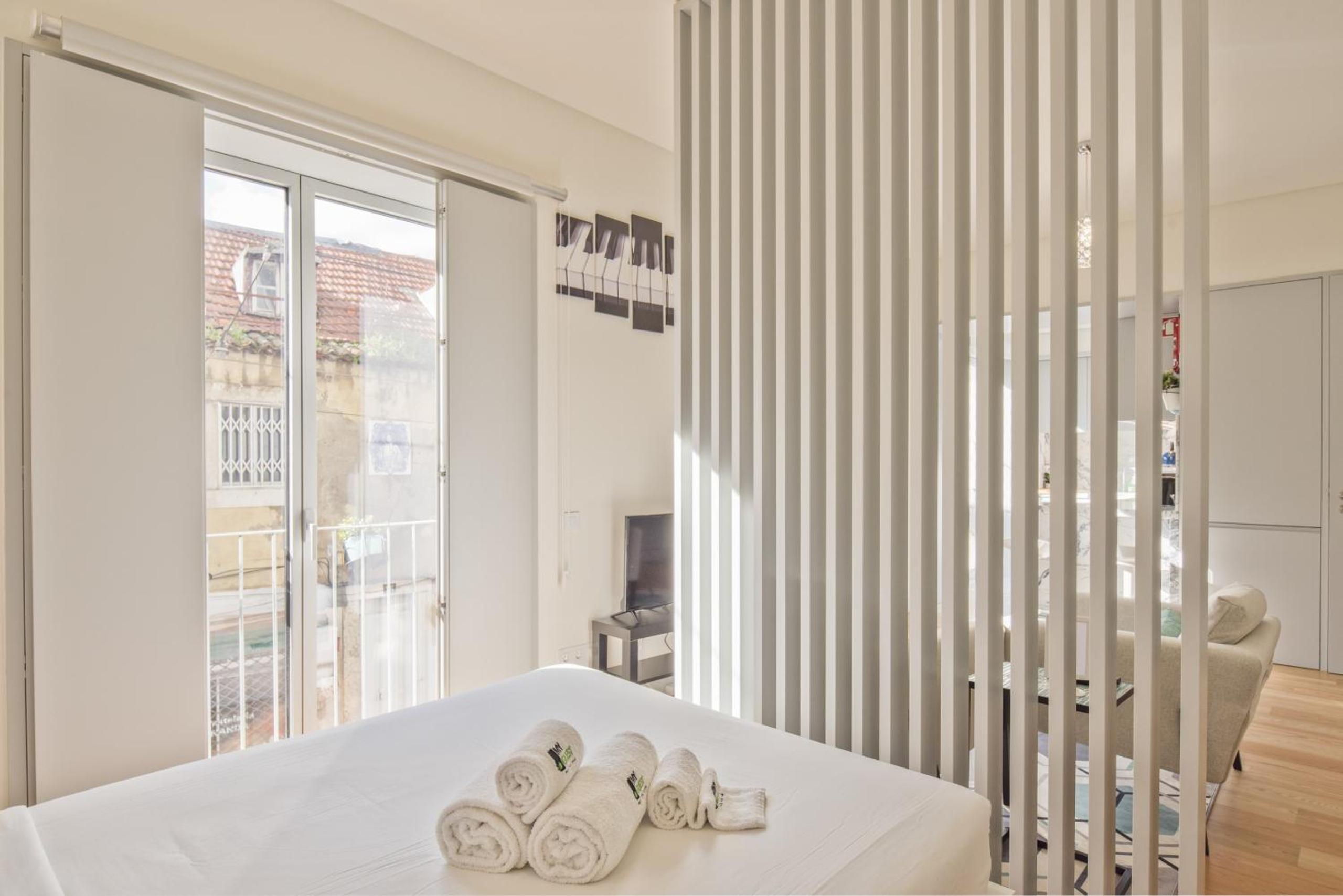 BmyGuest Graca Heart Of Typical Lisbon view 2