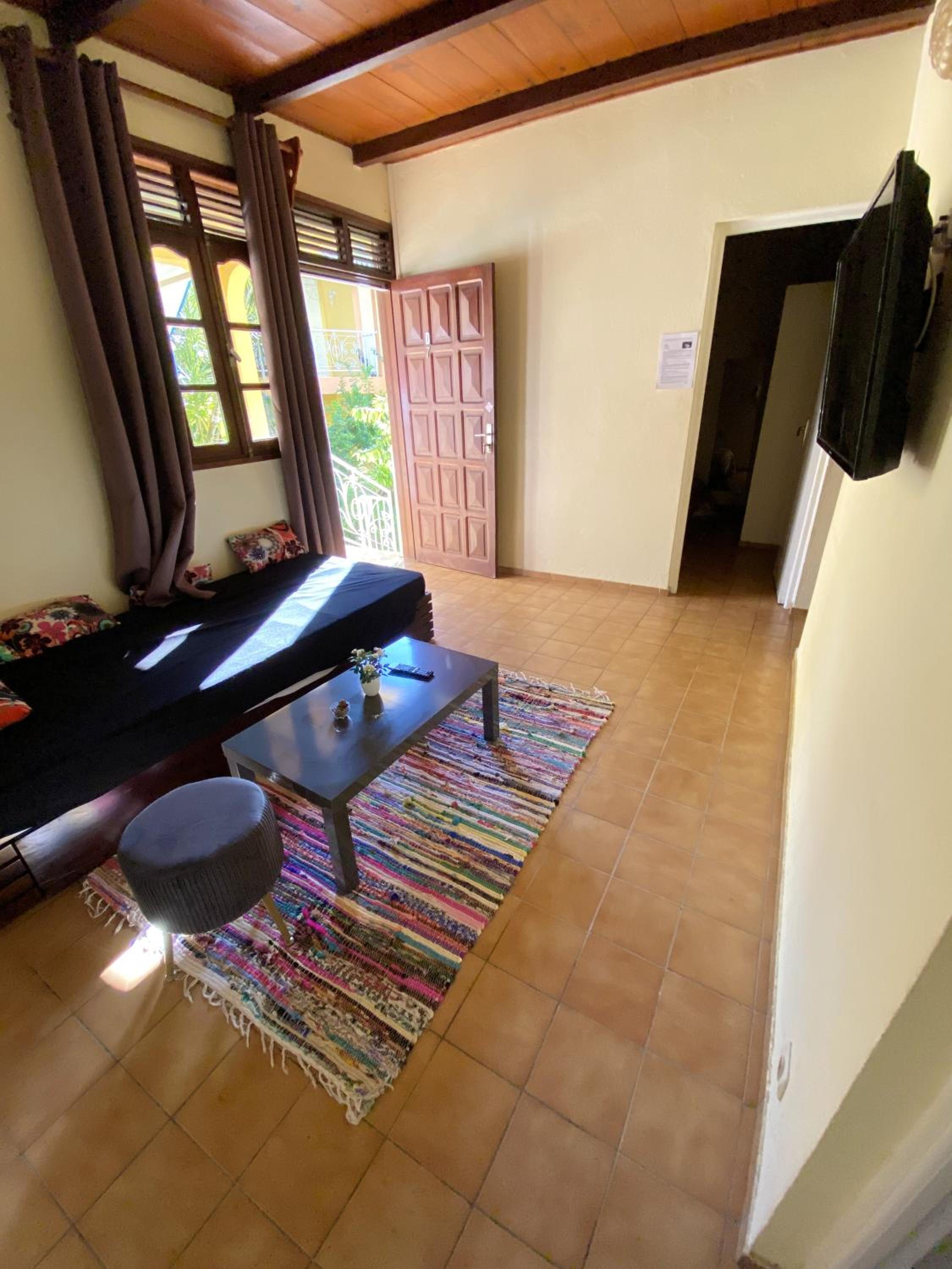Appartement lumineux à Pointe-Noire 36 m² avec piscine partagée view 2