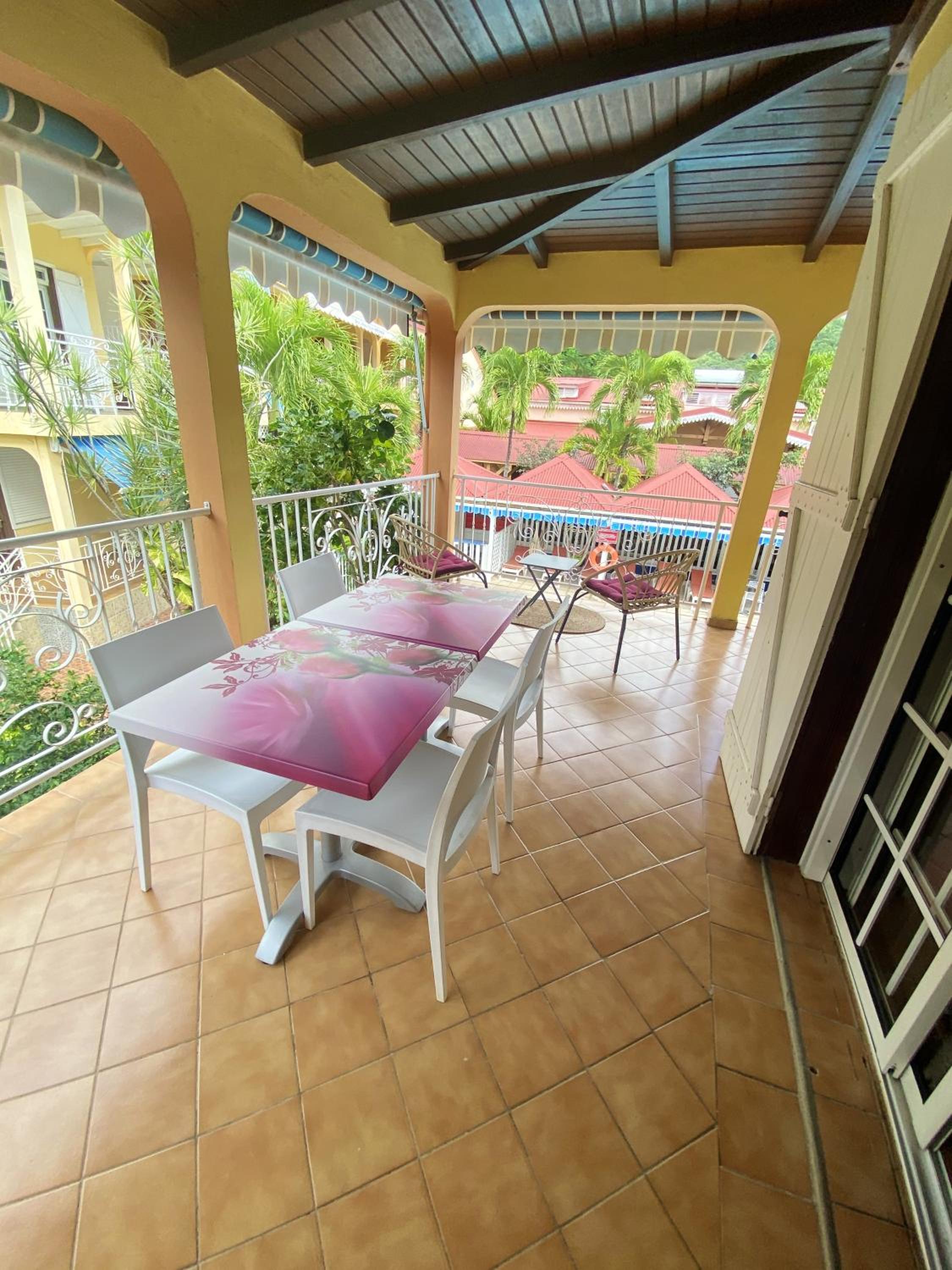 Appartement moderne à Pointe-Noire - 36 m² - Piscine & Jacuzzi view 2