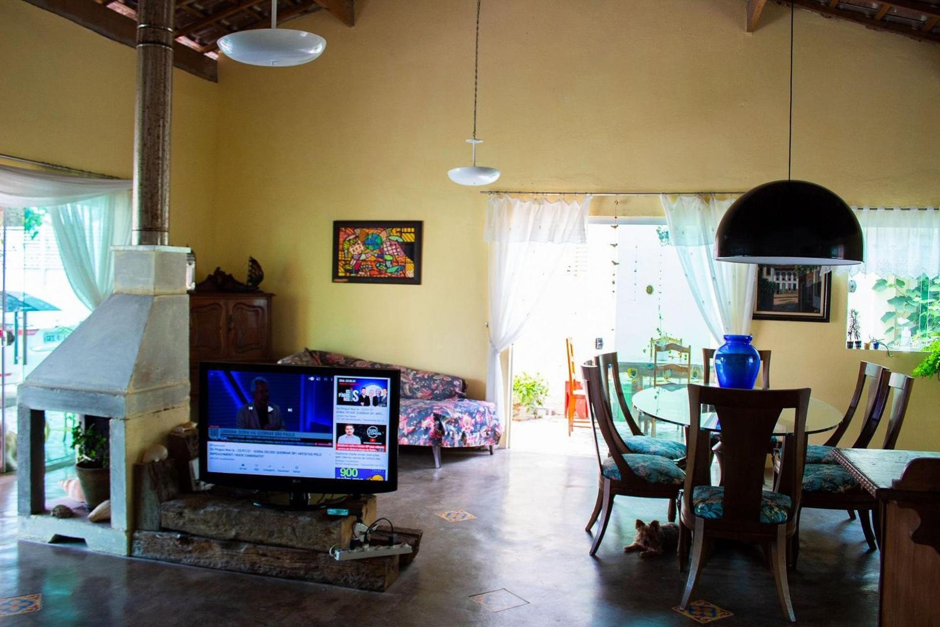P004 - Casa com 3 dormitórios, churrasqueira e apenas 150m da praia