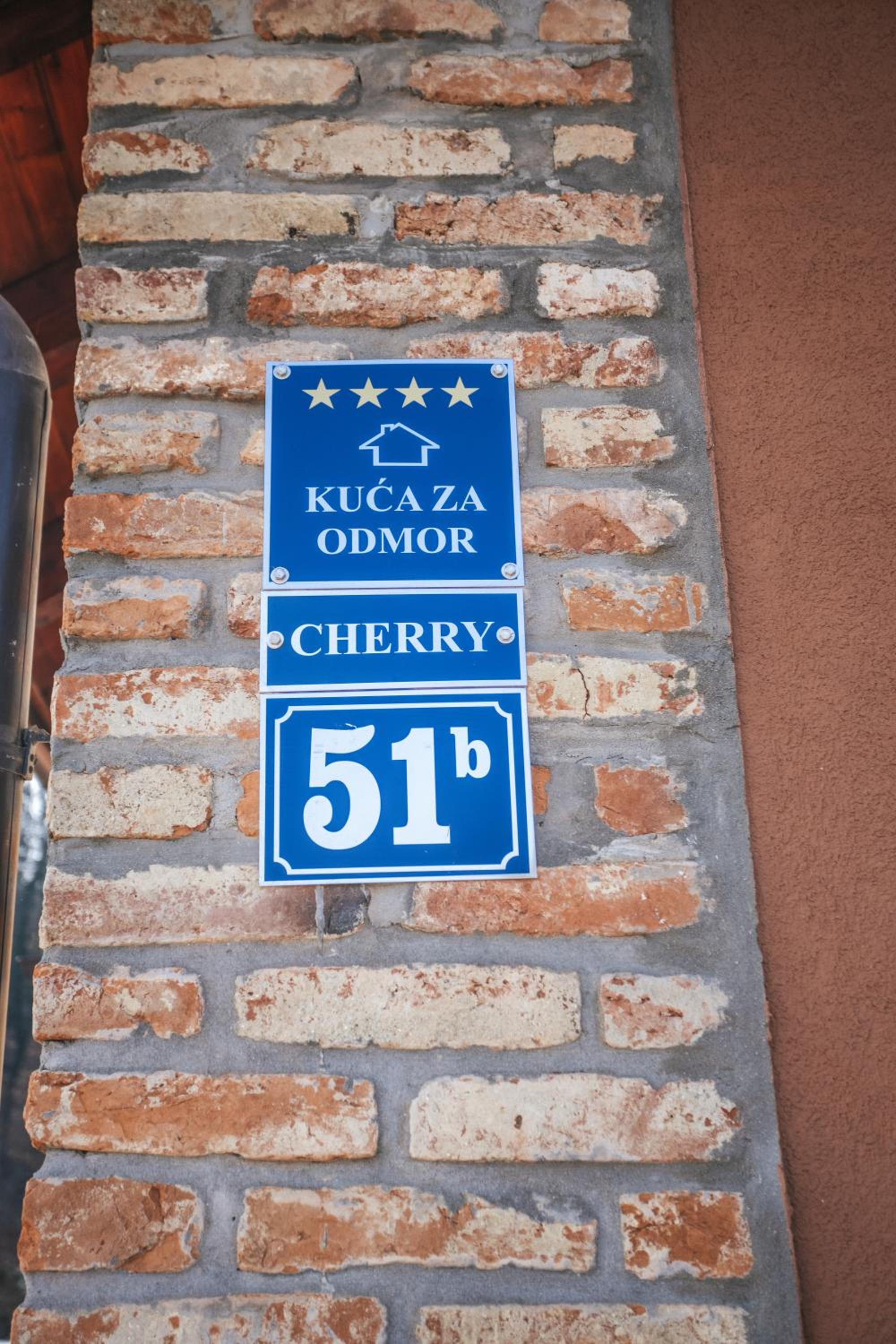 Vila Cherry view 3