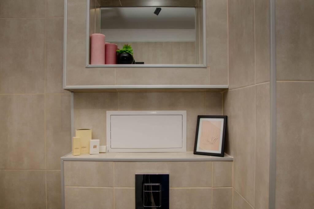 Super luxurious & spacious designer apartment.