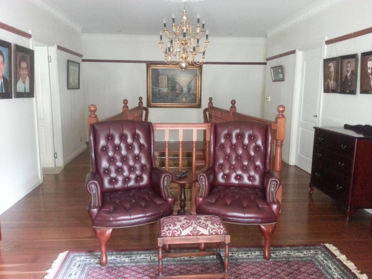 Grove Manor
