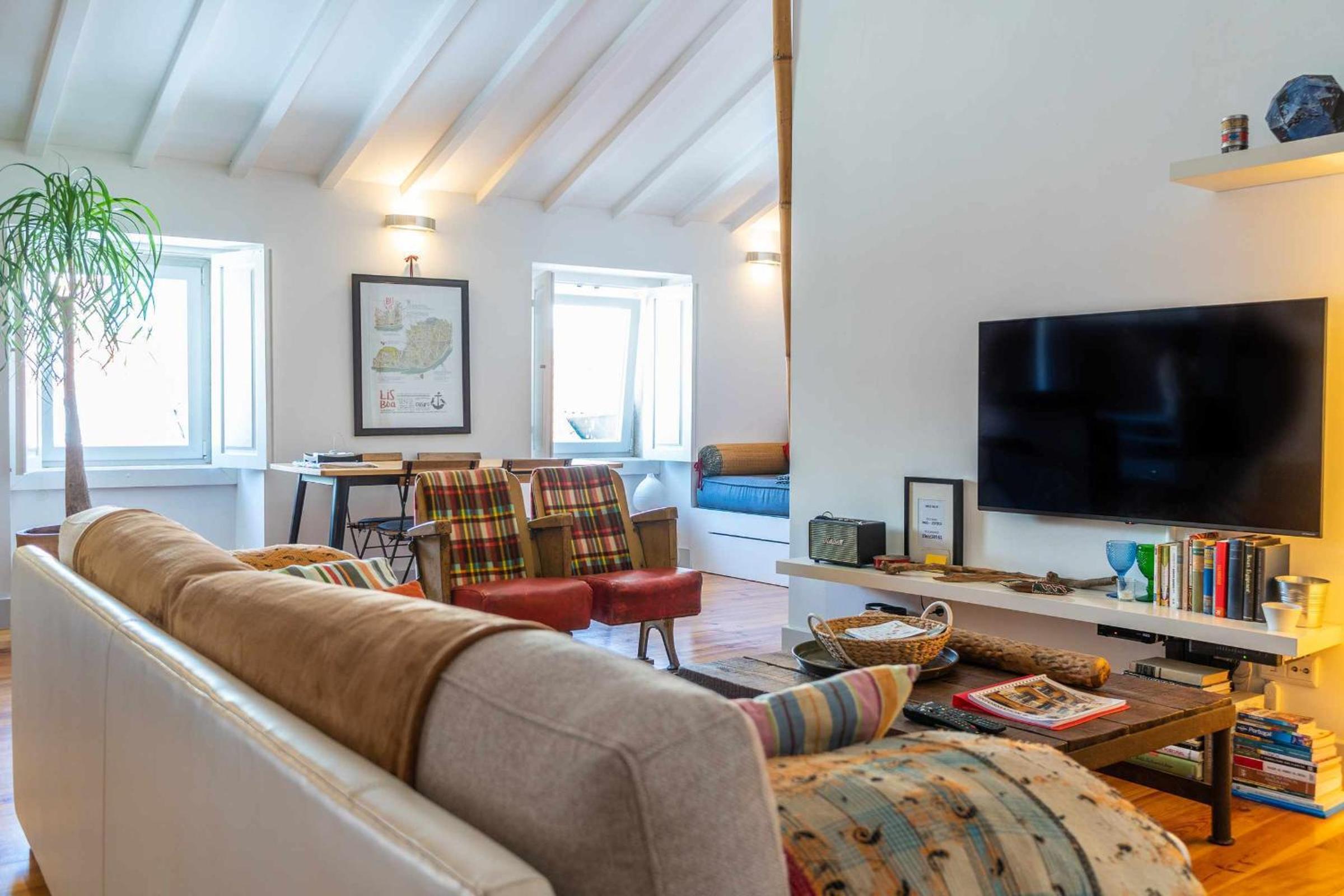CharmingLoft Lisbon Avenida Large and Stylish Apt view 4