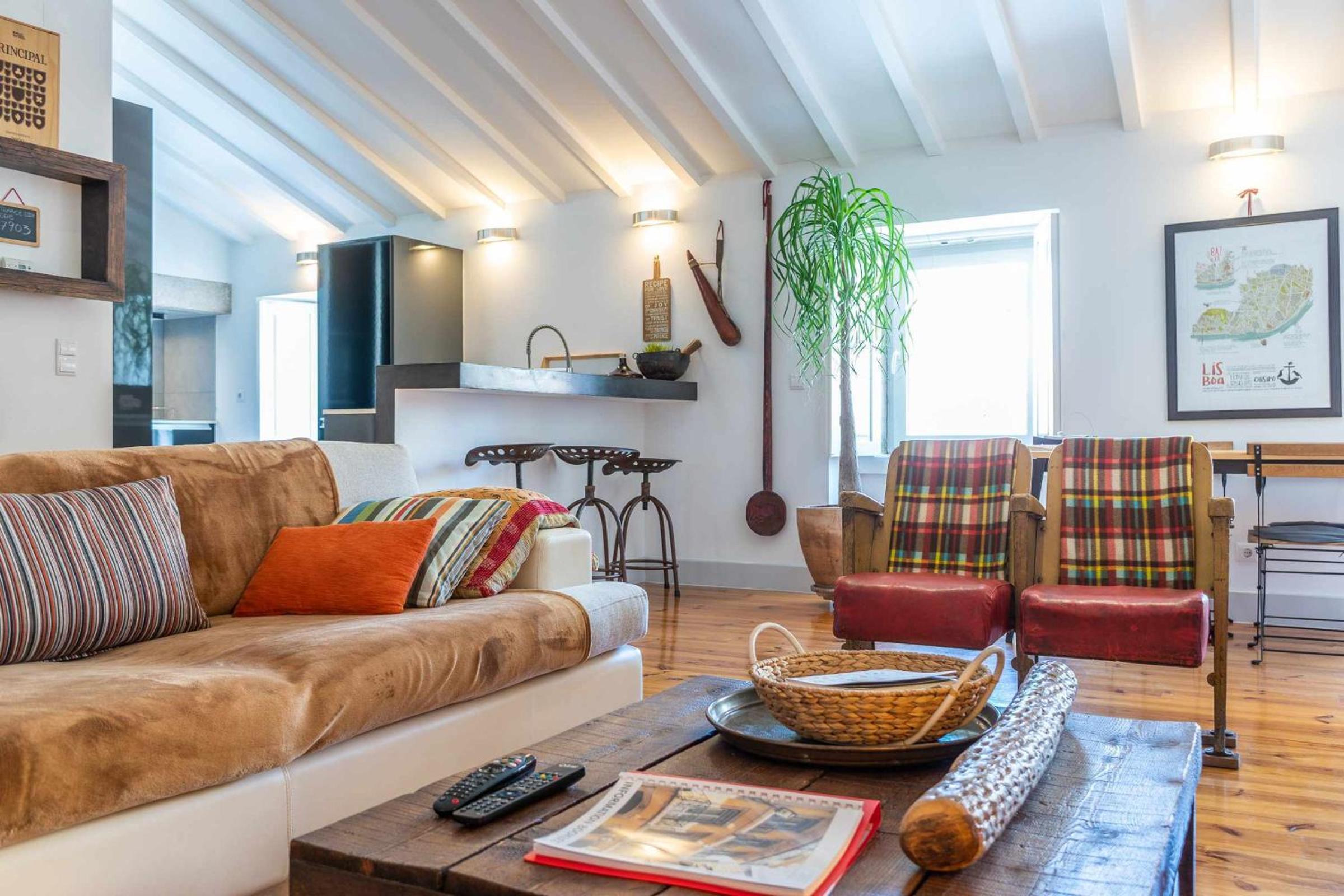 CharmingLoft Lisbon Avenida Large and Stylish Apt view 5