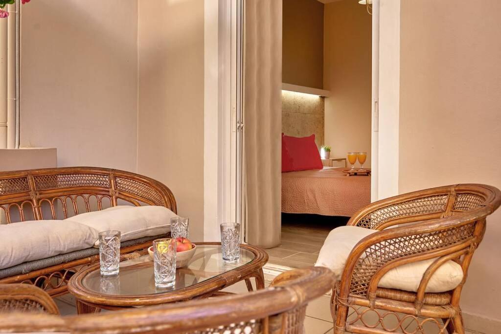 Natasha's Luxury apartment by the sea view 5