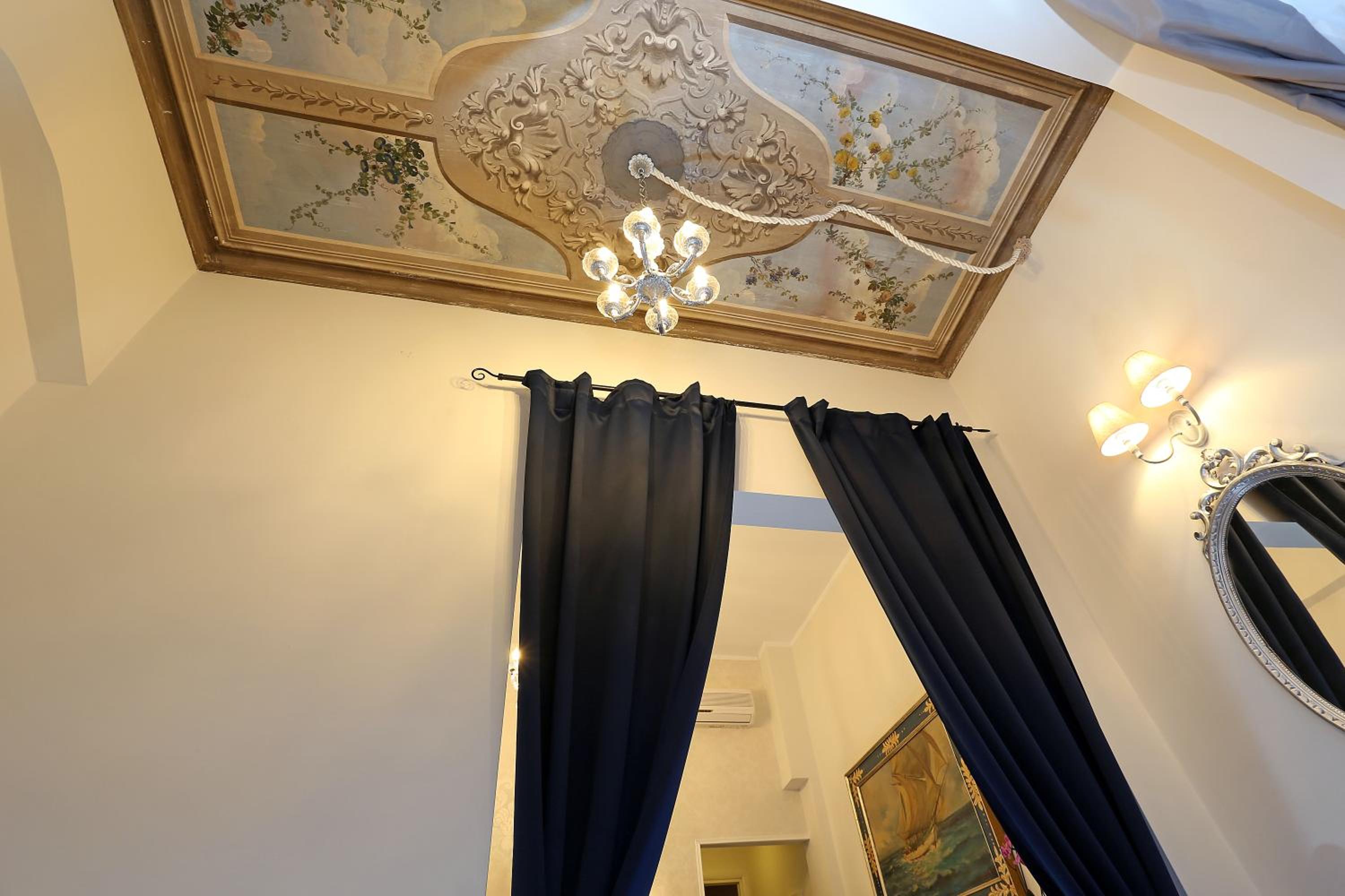 Grand Tour Rome Suites - Liberty Collection