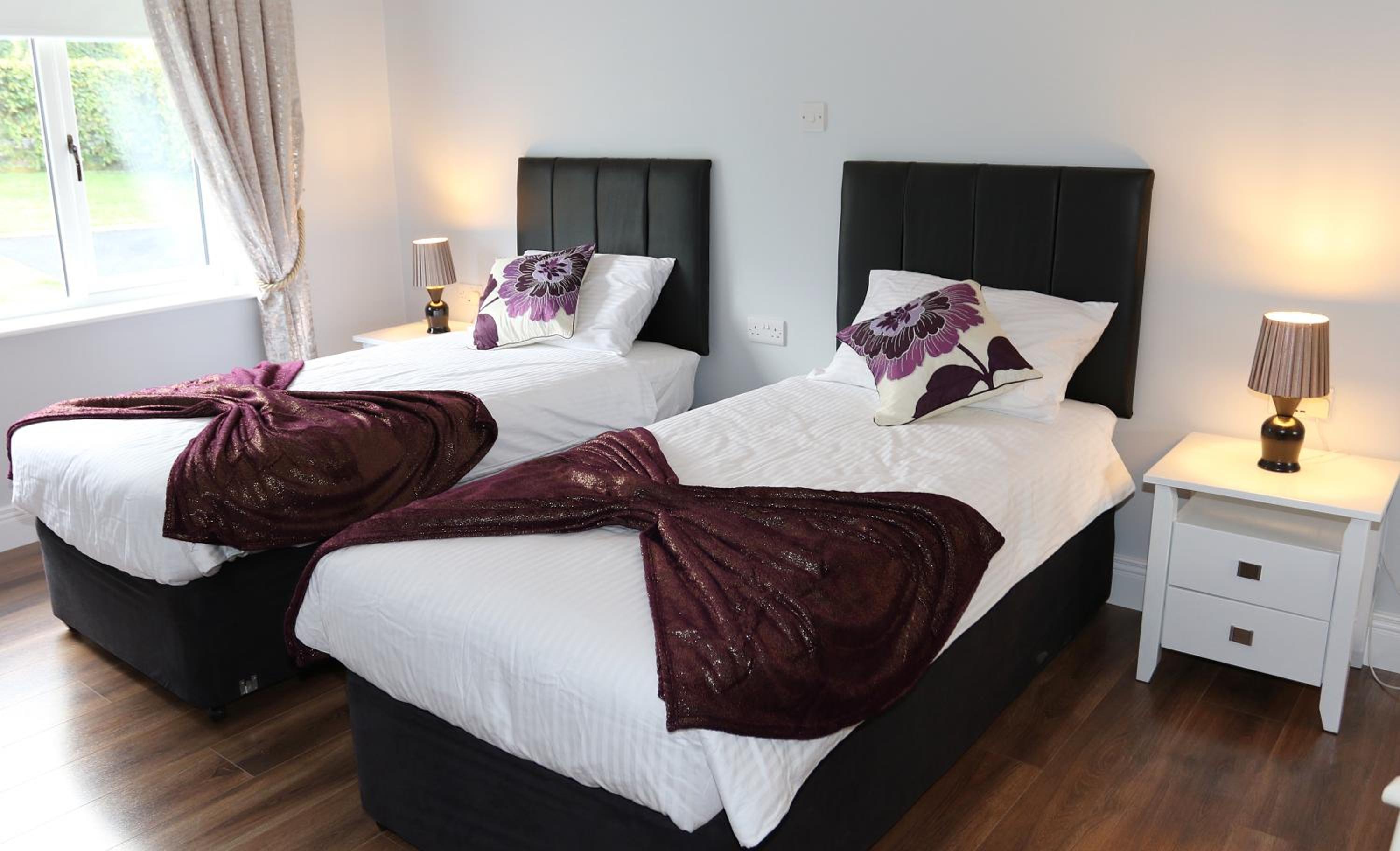 Laneside Haven - Accessible Gated Retreat - 5 Minutes from Castleblayney with Garden & Recreation Room! view 5