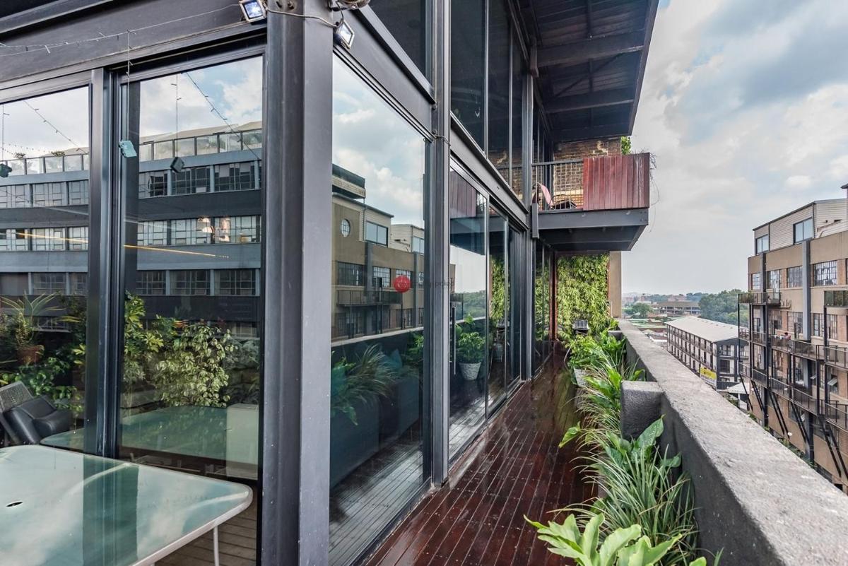 balcony