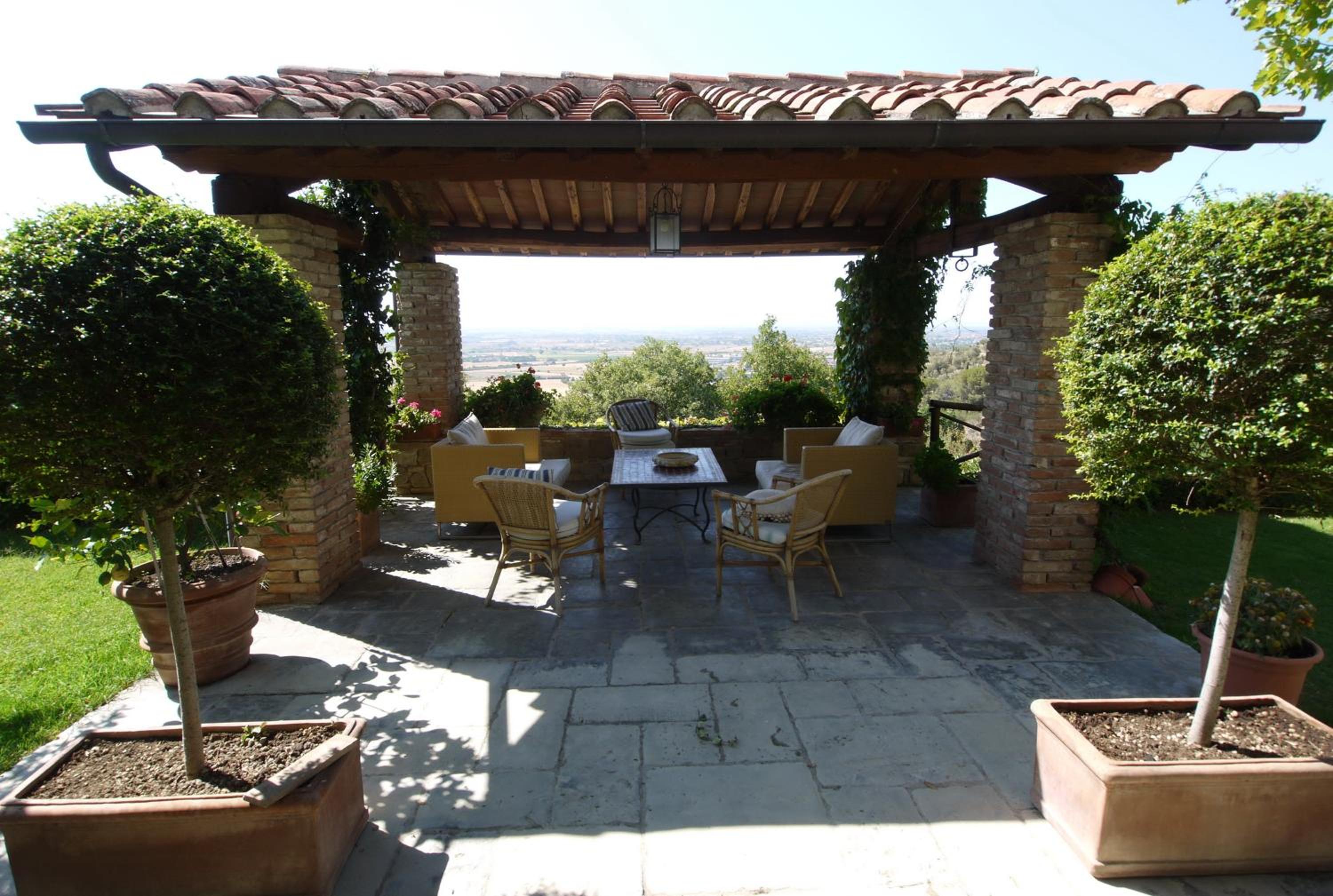 Villa La Pergola view 3