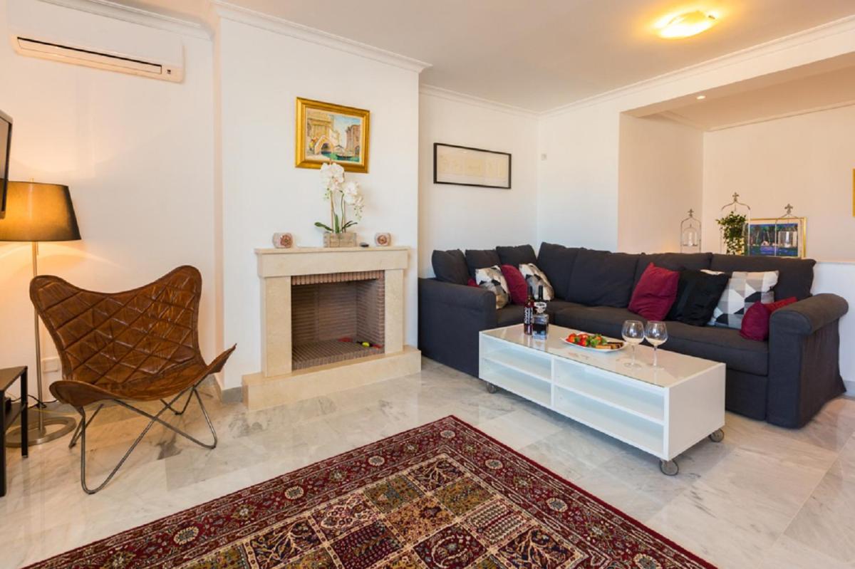 Puerto Banus Senorio de Aloha 3 bed apartment with seaviews photo 2
