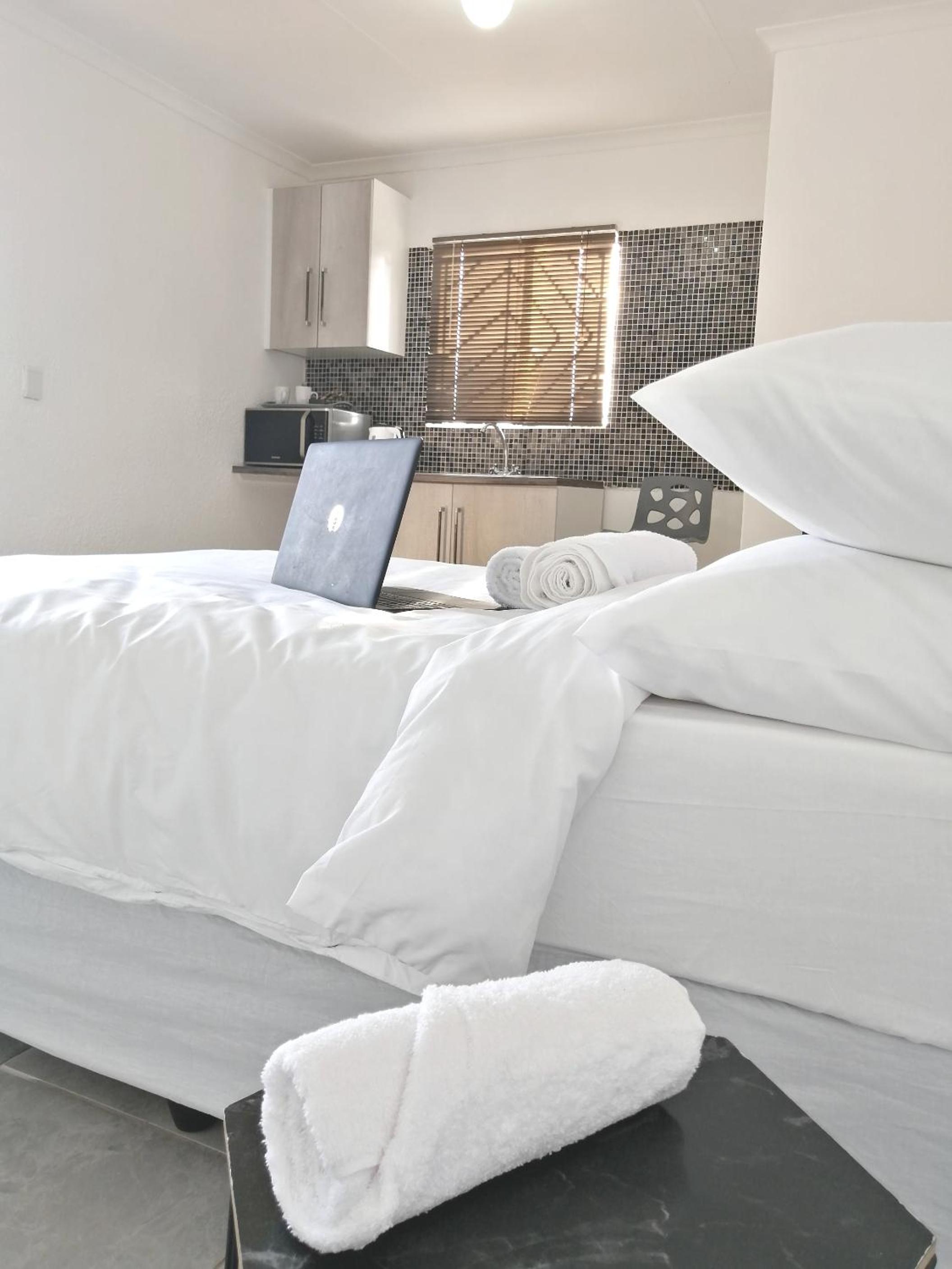 Cosmo Sleepover view 3