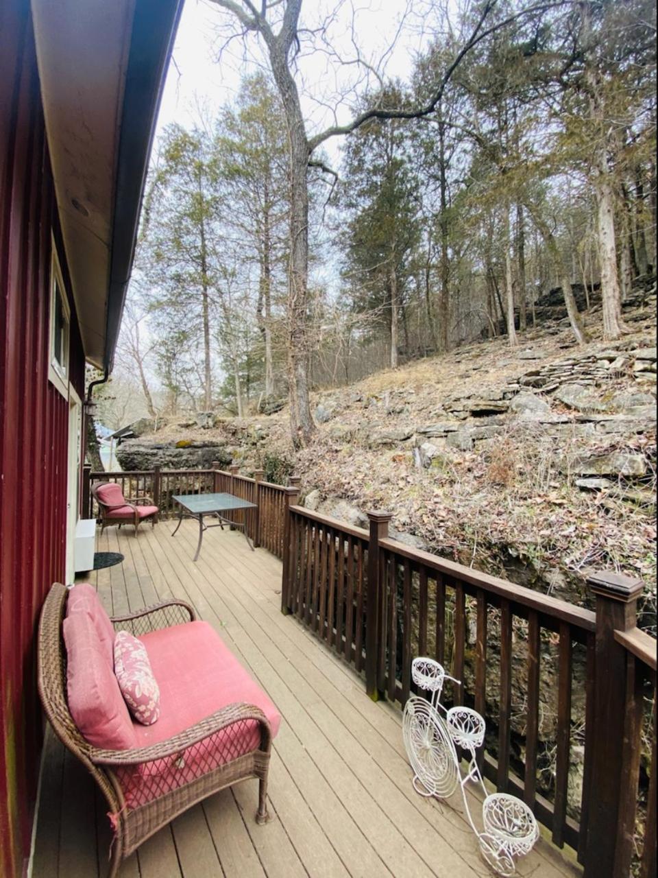 All Seasons Treehouse Village