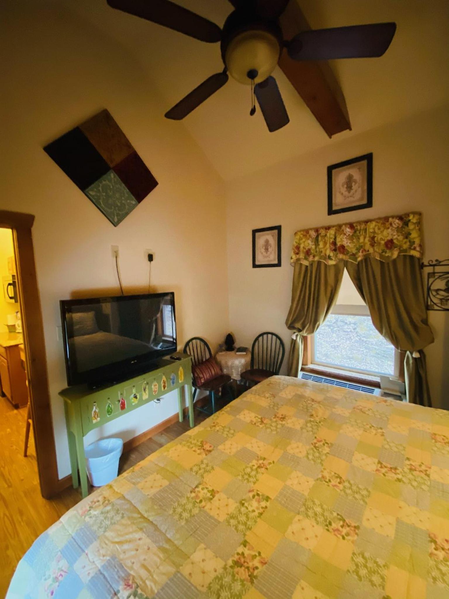 All Seasons Treehouse Village