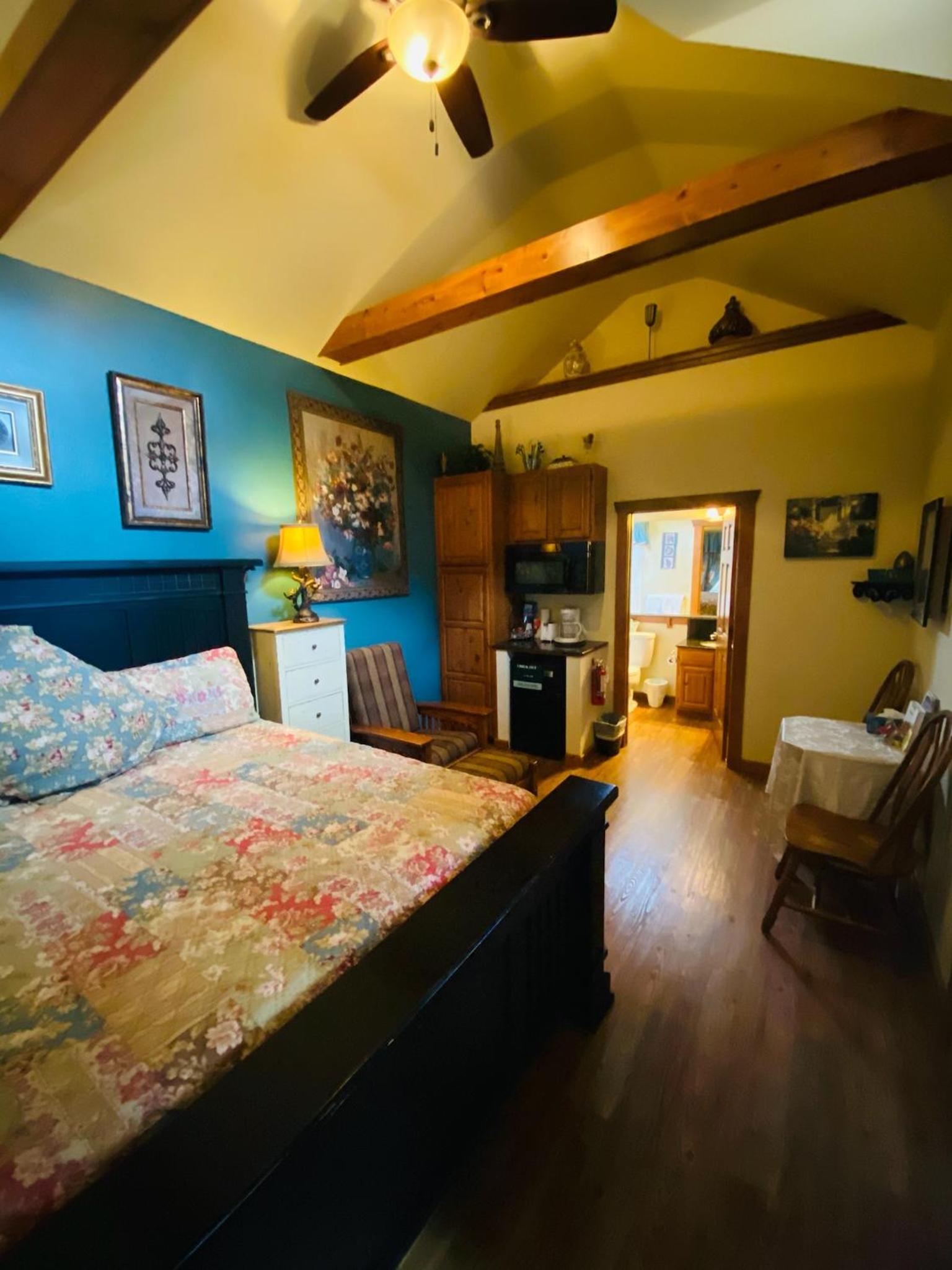 All Seasons Treehouse Village