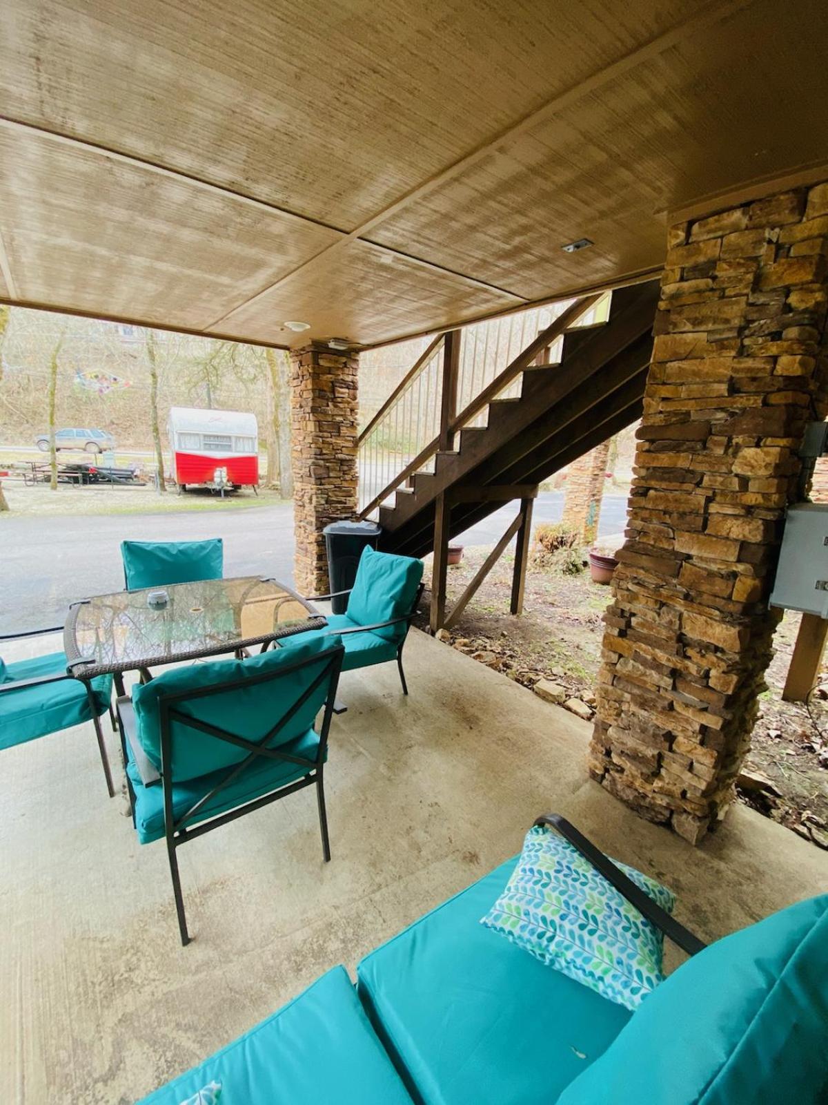 All Seasons Treehouse Village