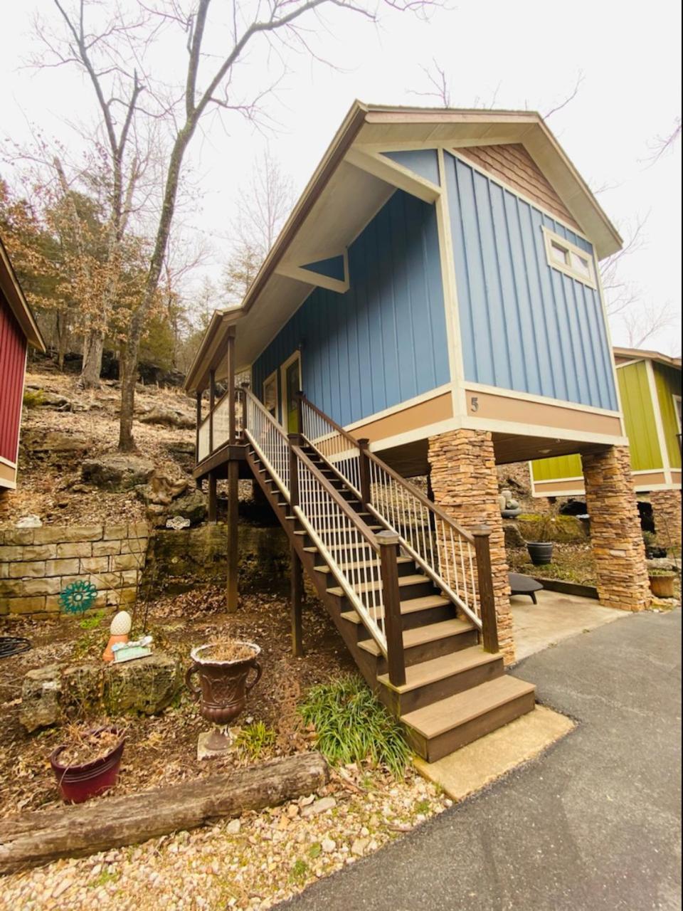 All Seasons Treehouse Village
