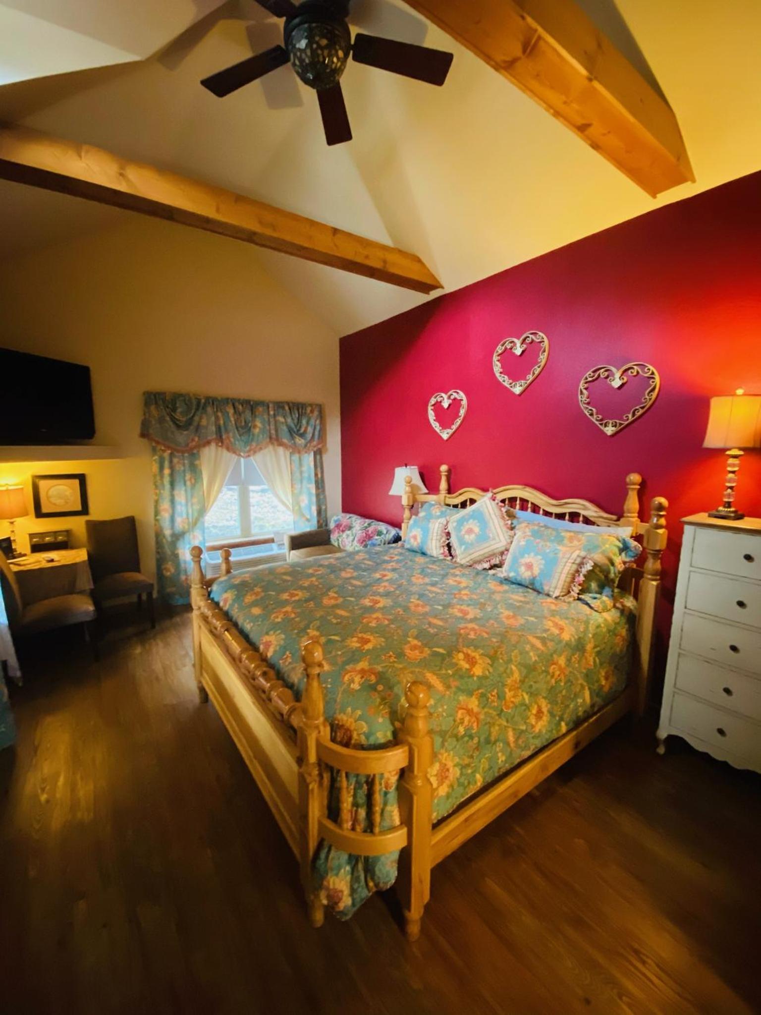 All Seasons Treehouse Village