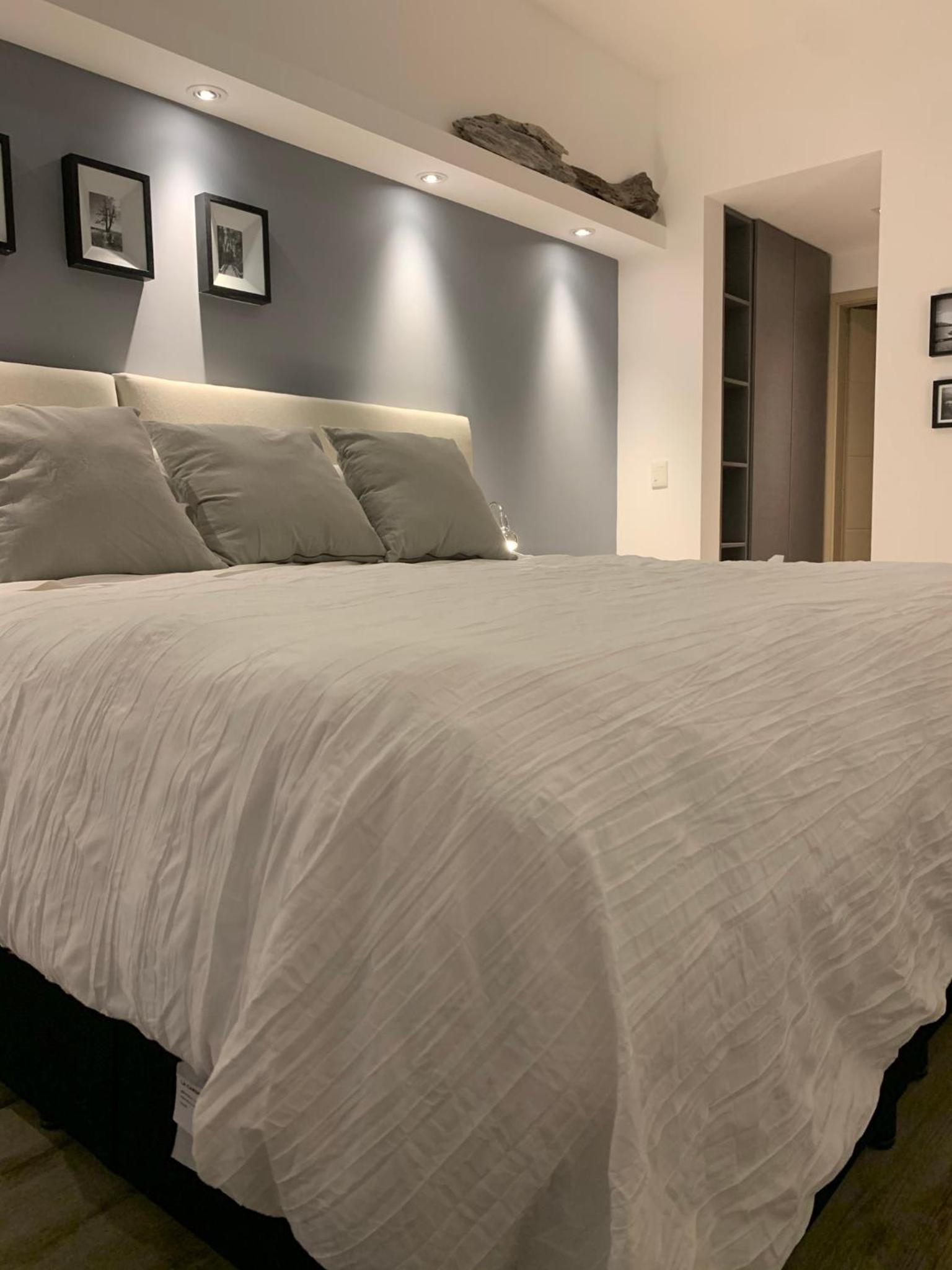 URBANA SUITES & STUDIOS 440