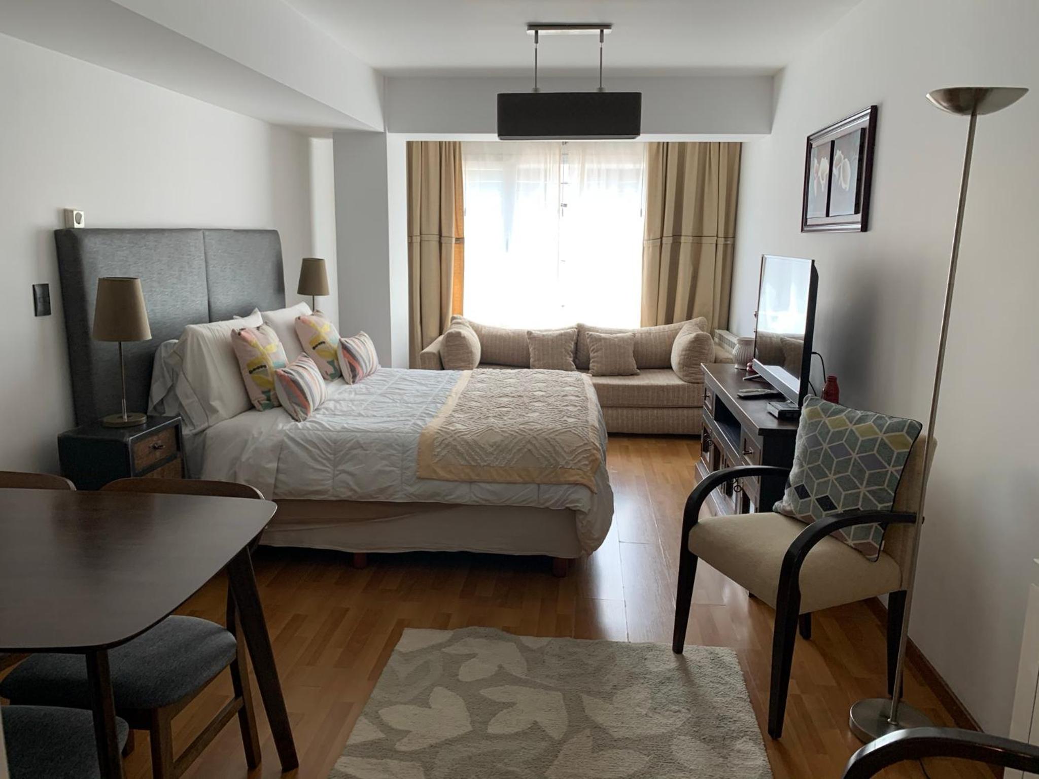 URBANA SUITES & STUDIOS 440