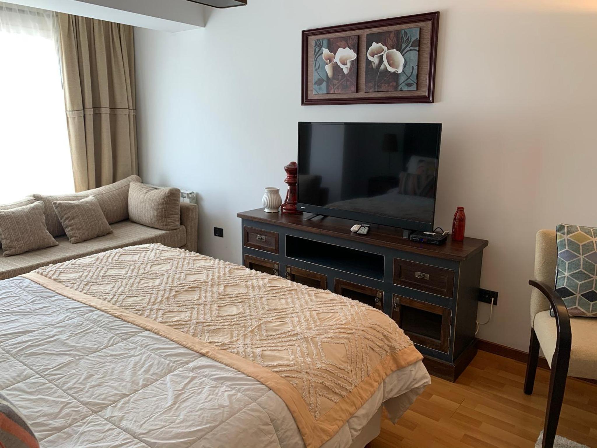 URBANA SUITES & STUDIOS 440