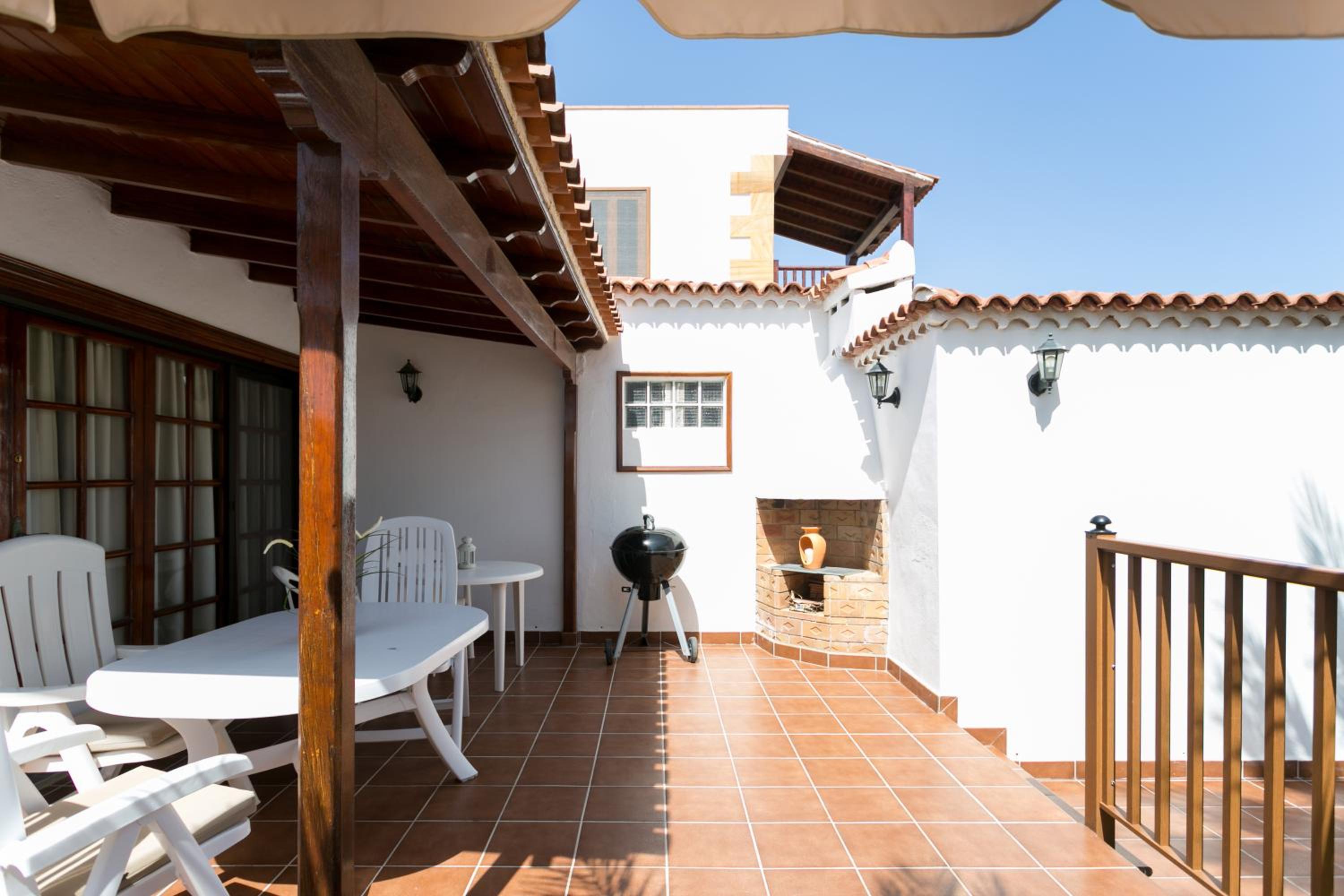 CASA ALI unique family holiday home with pool view 3