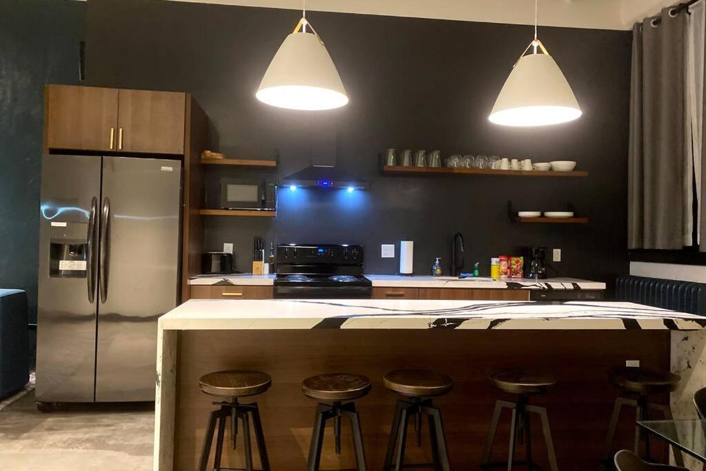 3E-Spacious 2 bedroom in Oakland, sleeps 8 view 4