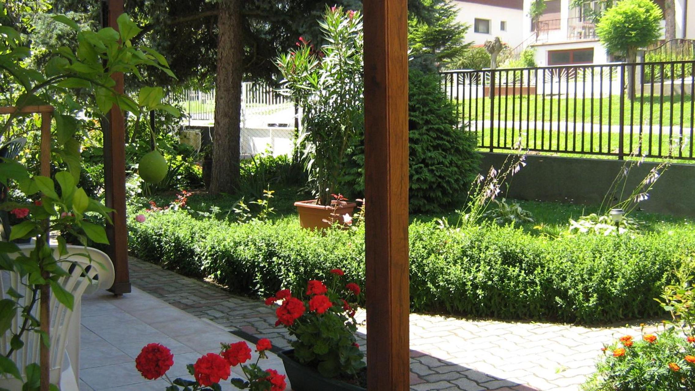 Kispál Apartmanház view 2