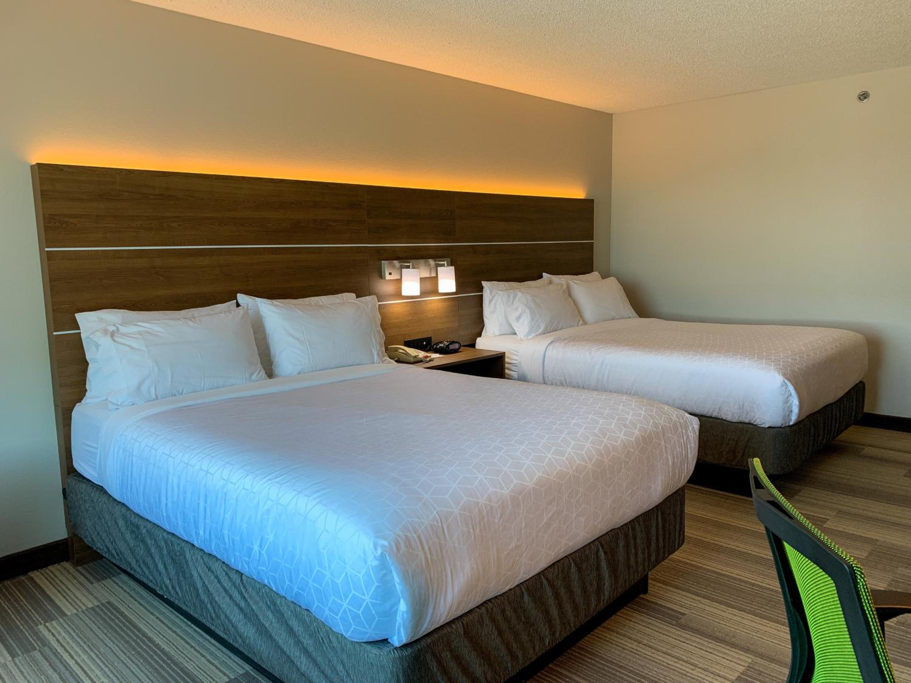 Lexington Vacations - Holiday Inn Express Suites Lexington Downtown Area-Keeneland, an IHG Hotel - Property Image 10