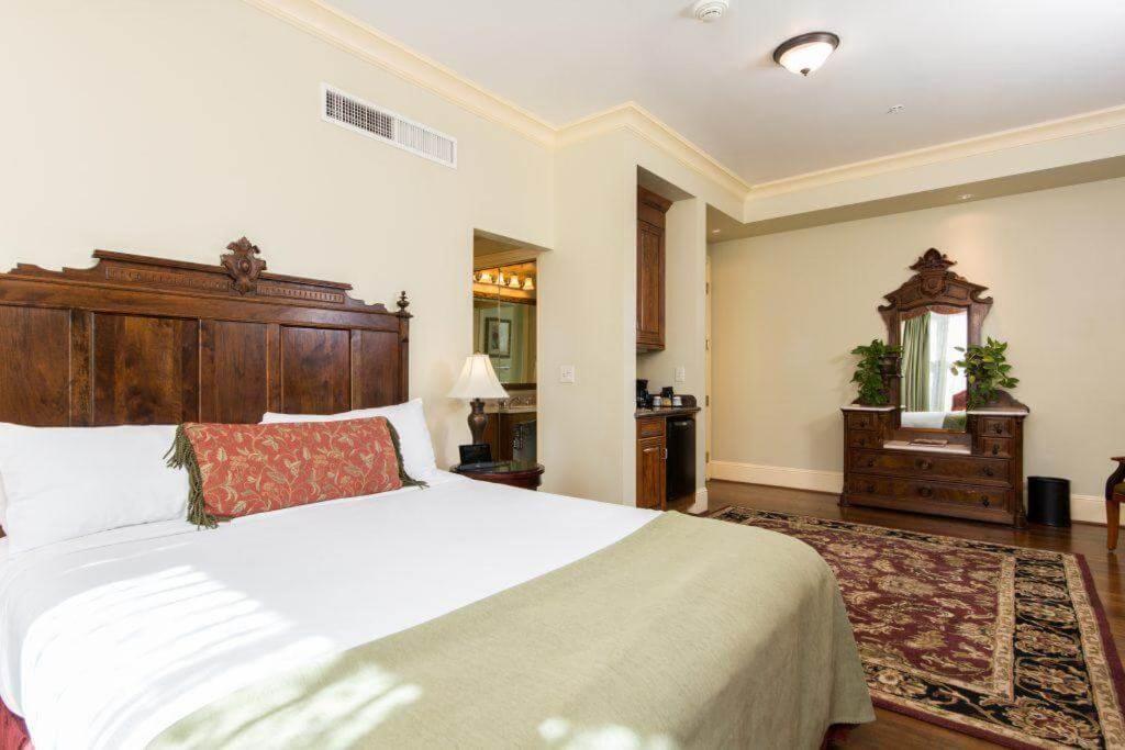 Chico Vacations - Hotel Diamond - Property Image 2