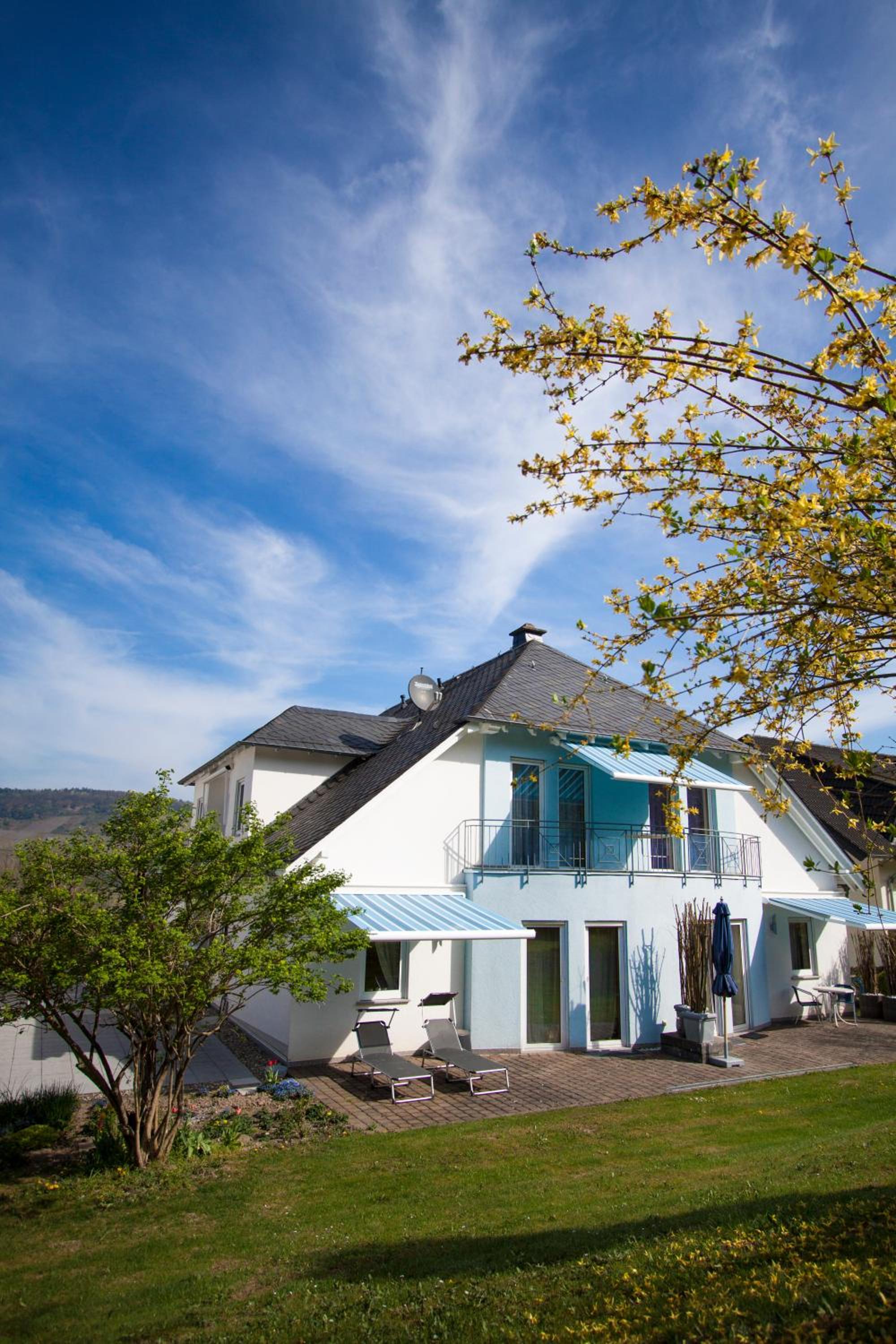 Roussel Hotel Restaurant