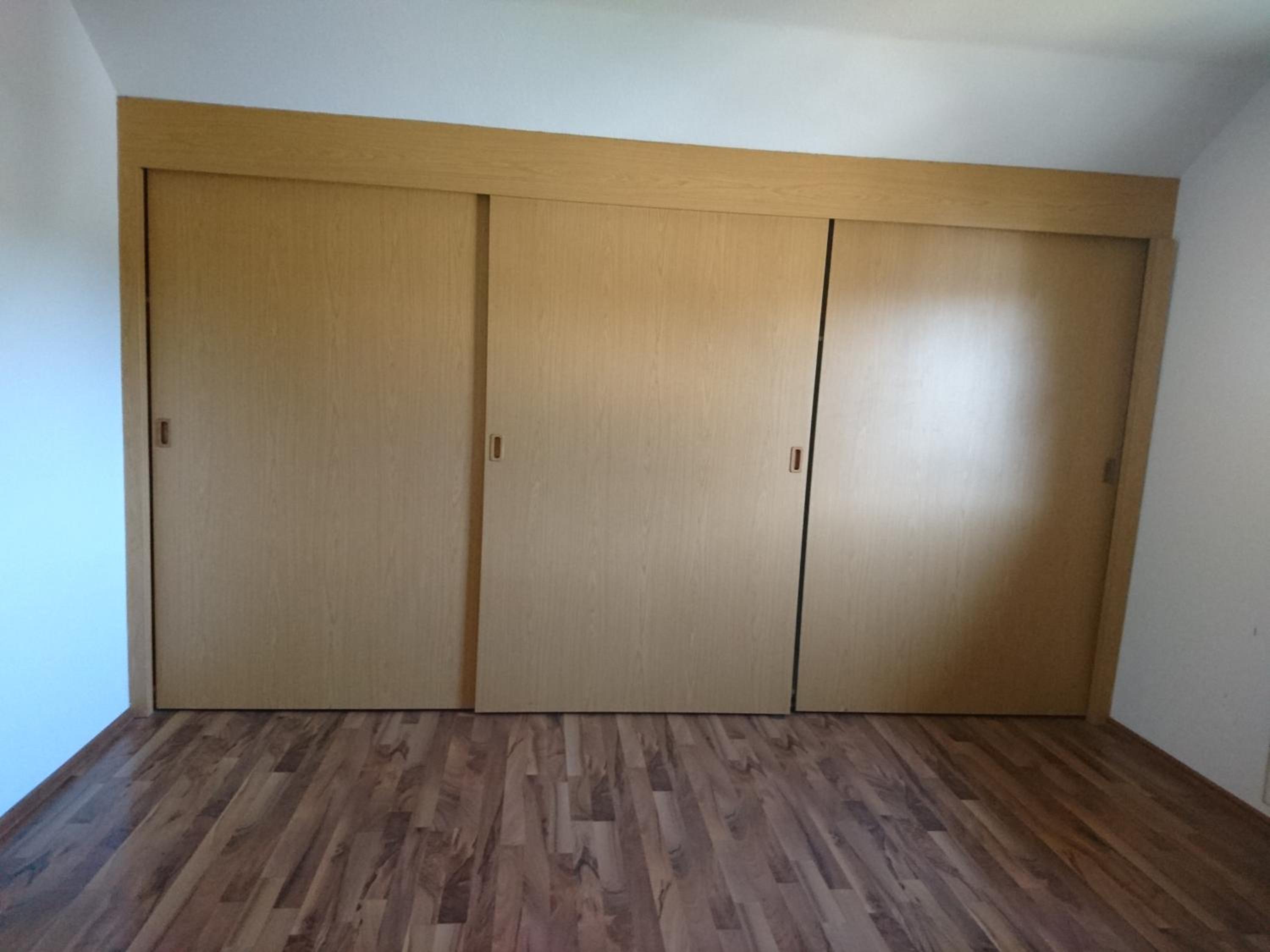 An der grünen Donau - Ferienwohnung, Monteurwohnung, wir bieten keine Parkplätze, Verpflegung oder Tücher an, Parken NUR gegenüber auf der Straßenseite