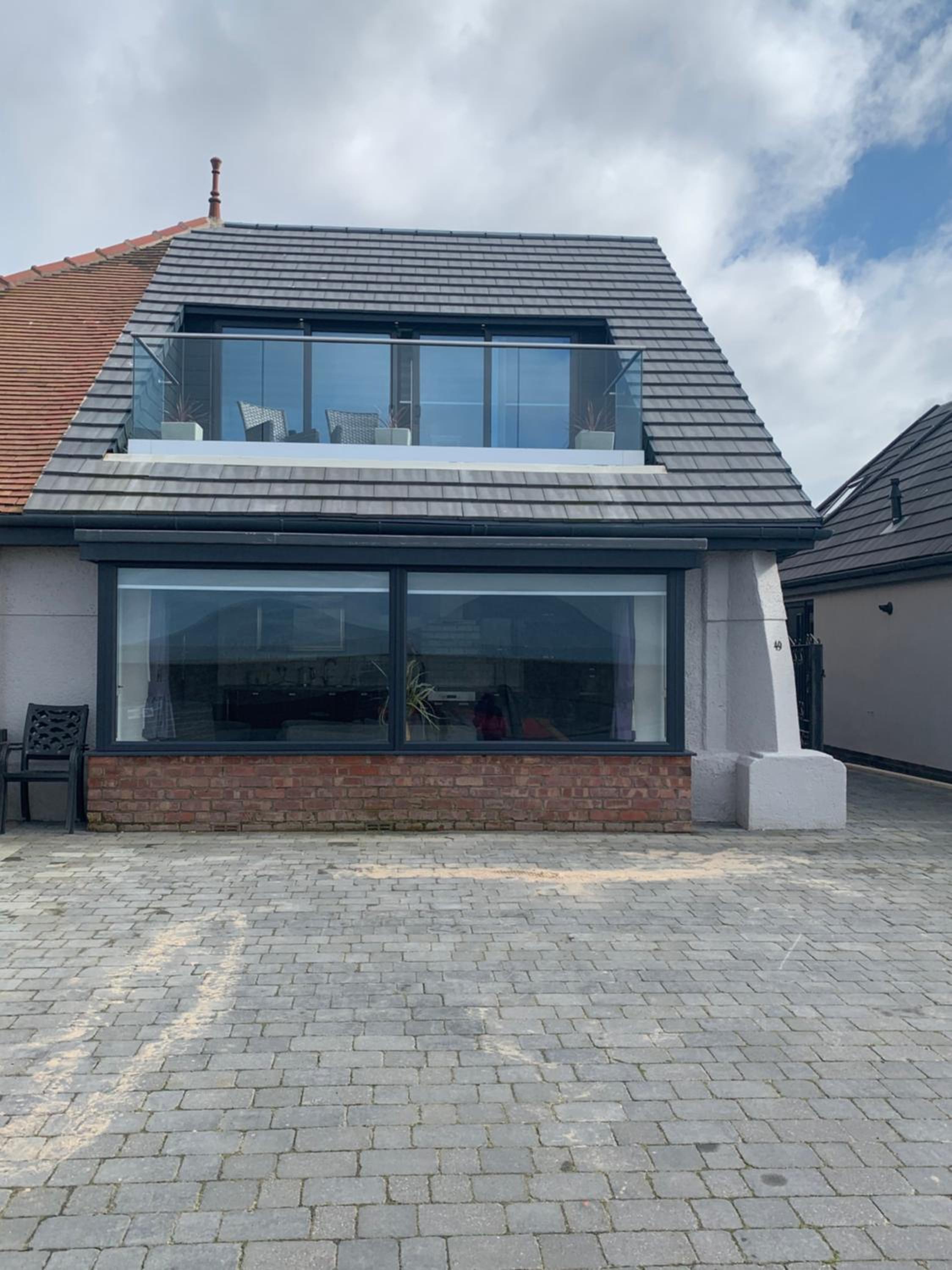 Beach House Apartment on ground floor with sea view - pet friendly view 2