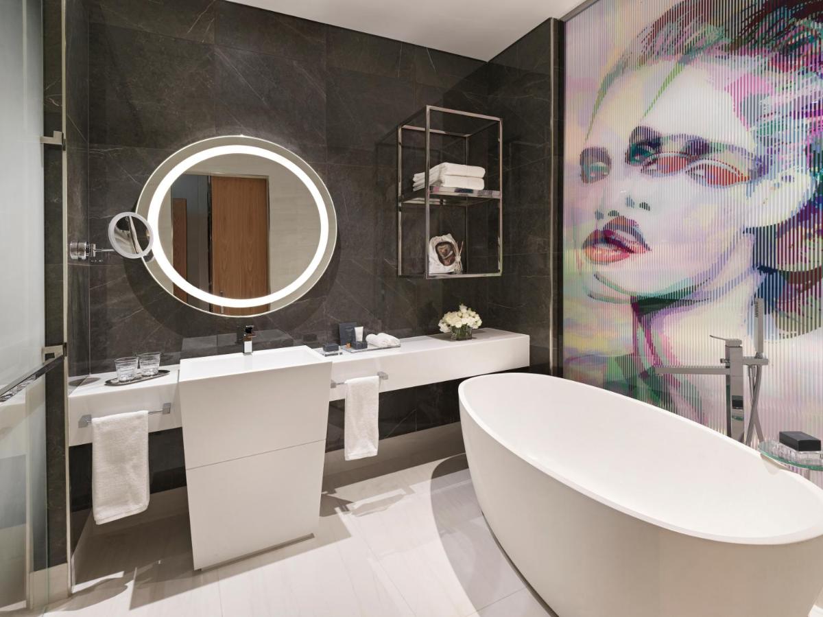 SLS Dubai Hotel & Residences 33