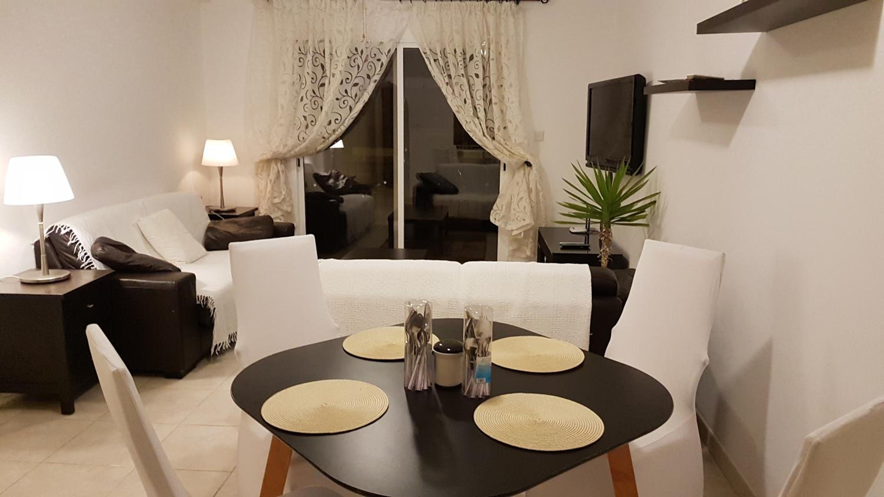 Charming 2 Bed. Ap. with swimming pool
