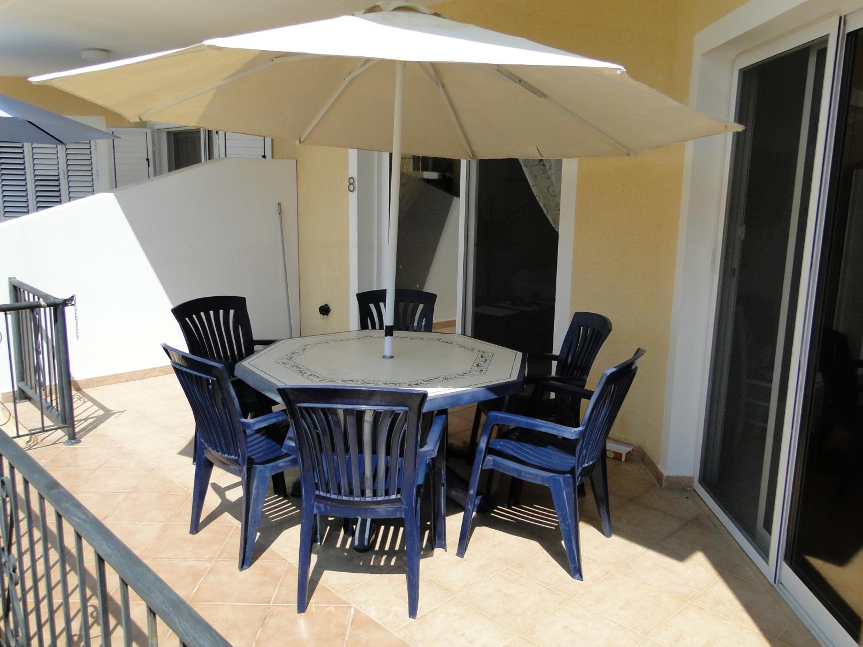 Charming 2 Bed. Ap. with swimming pool