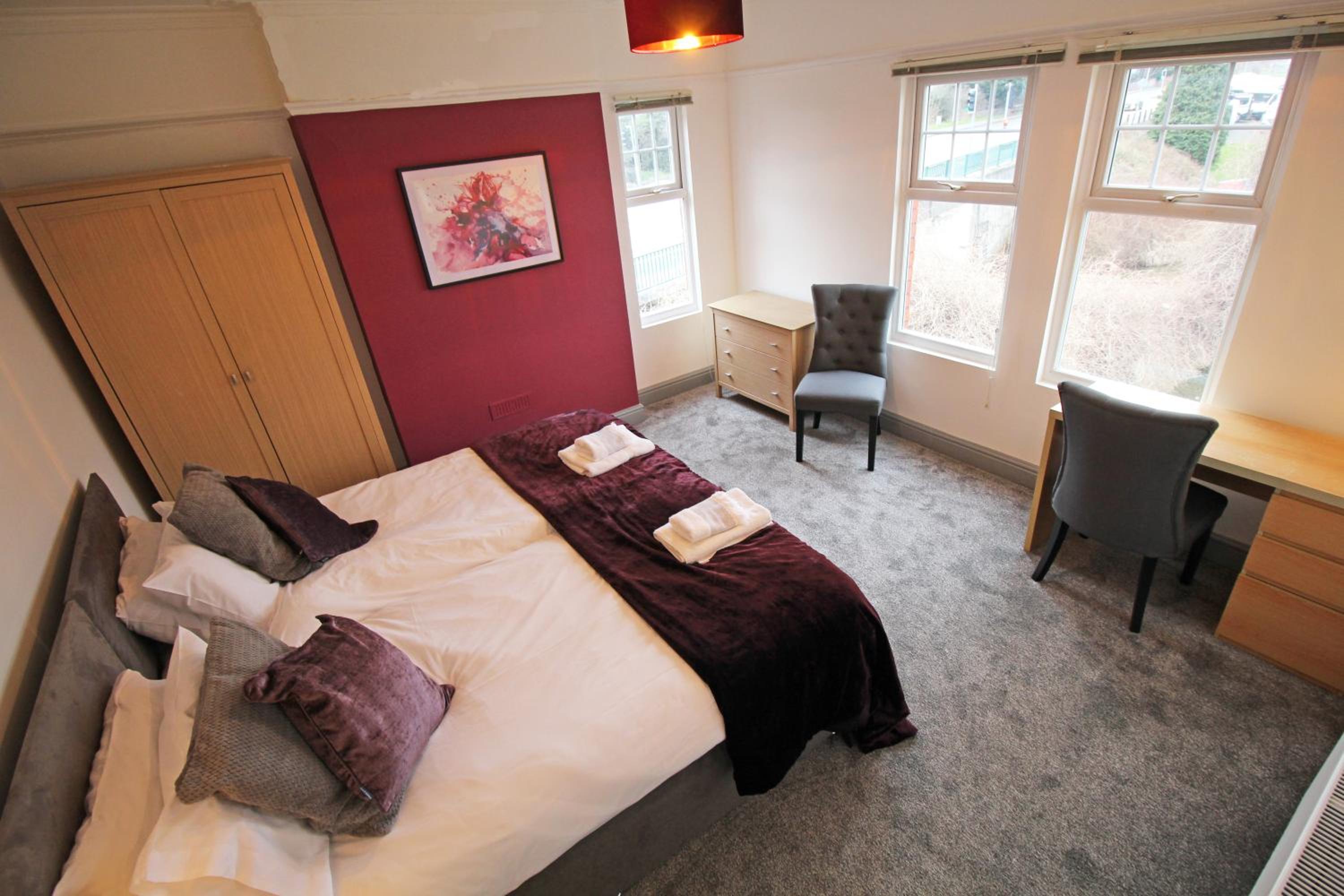 Large period Chester home right on the canal. view 3