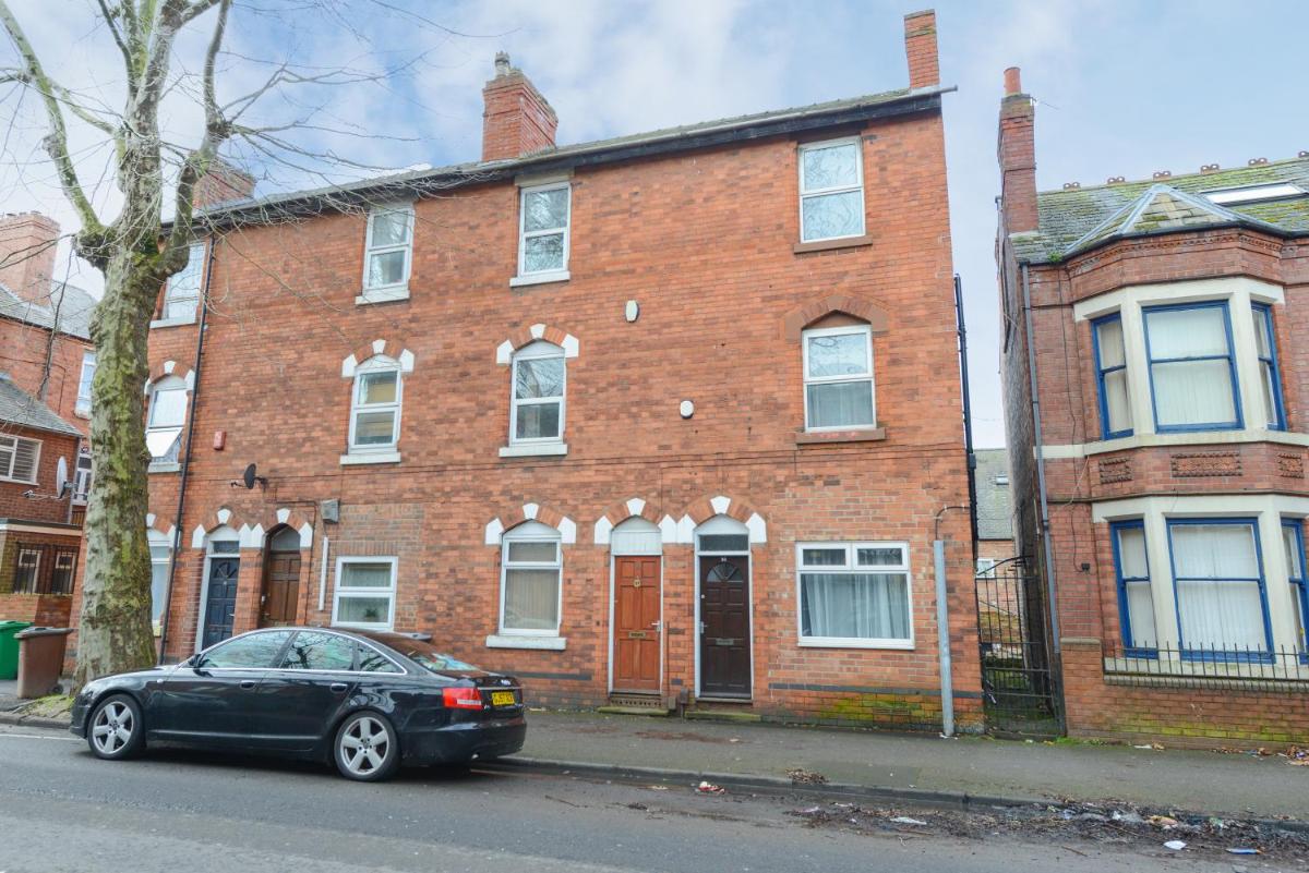 Perfect for Contractors! Spacious 5bed house with Parking - Radford view 3