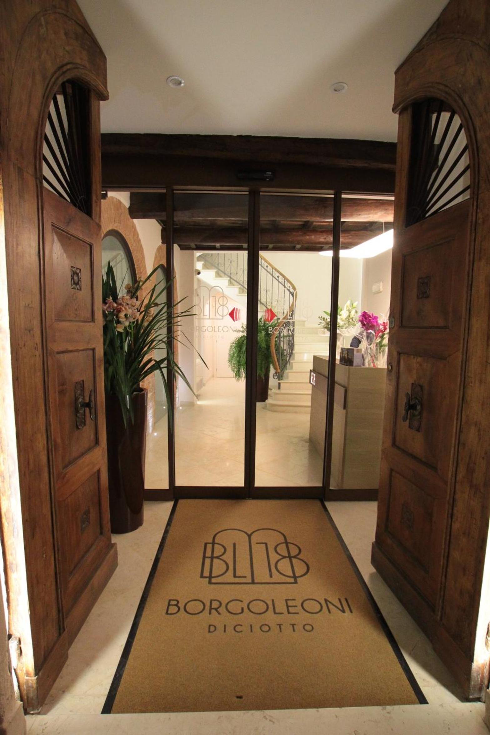 Borgoleoni 18 - Room and Breakfast