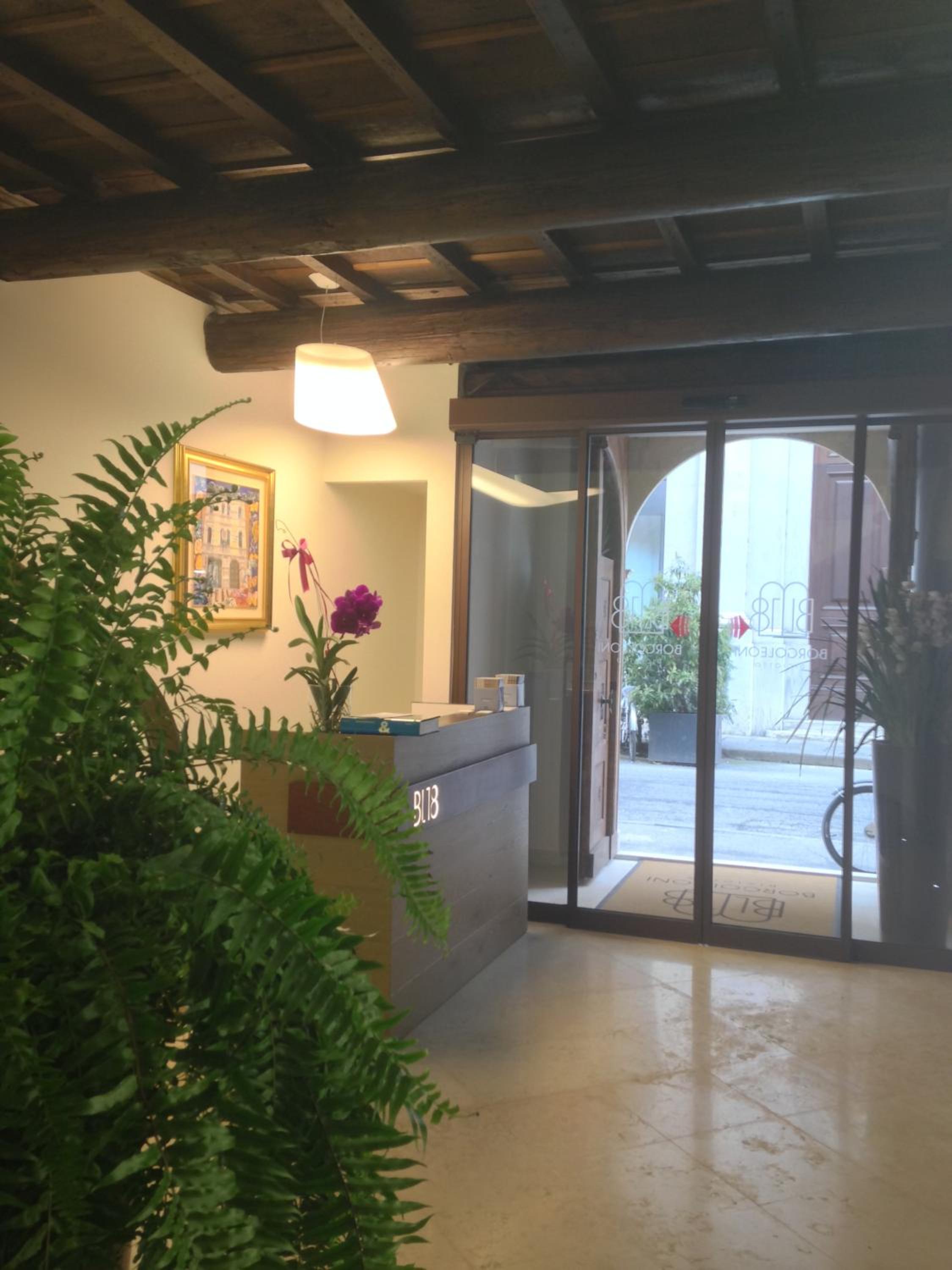 Borgoleoni 18 - Room and Breakfast