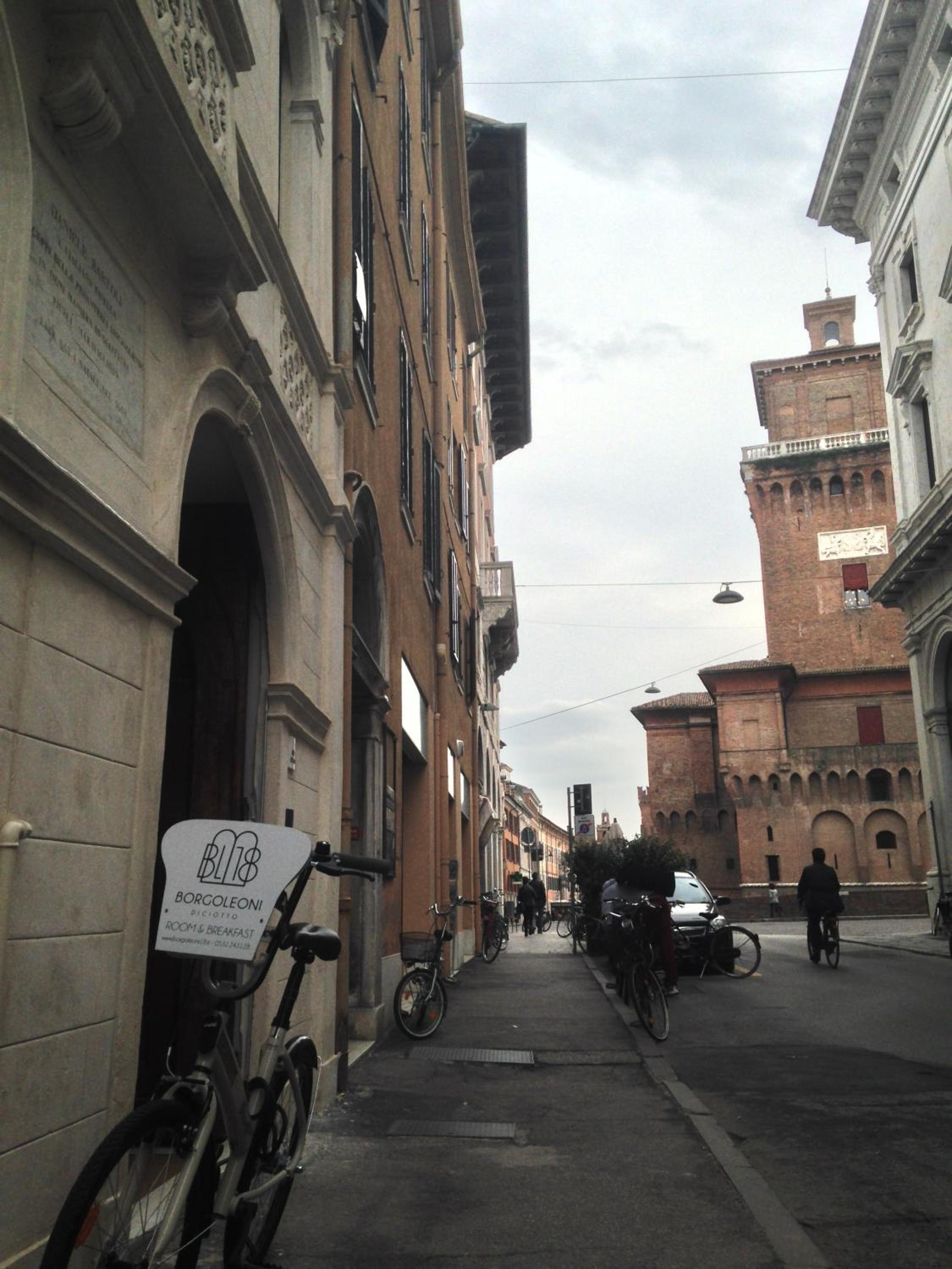 Borgoleoni 18 - Room and Breakfast