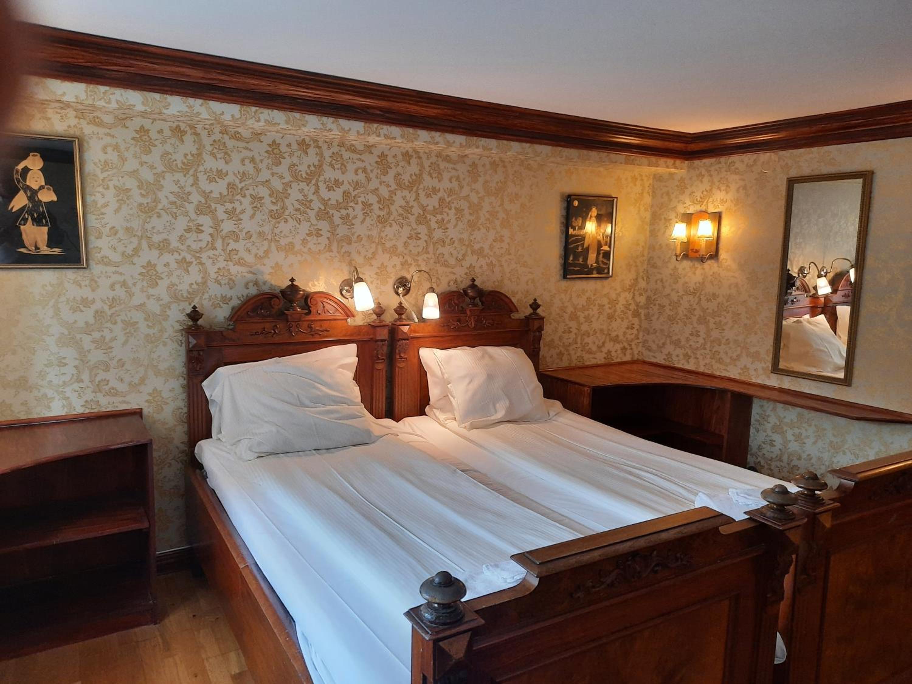 Garvaregården Hotel , B&B och Café