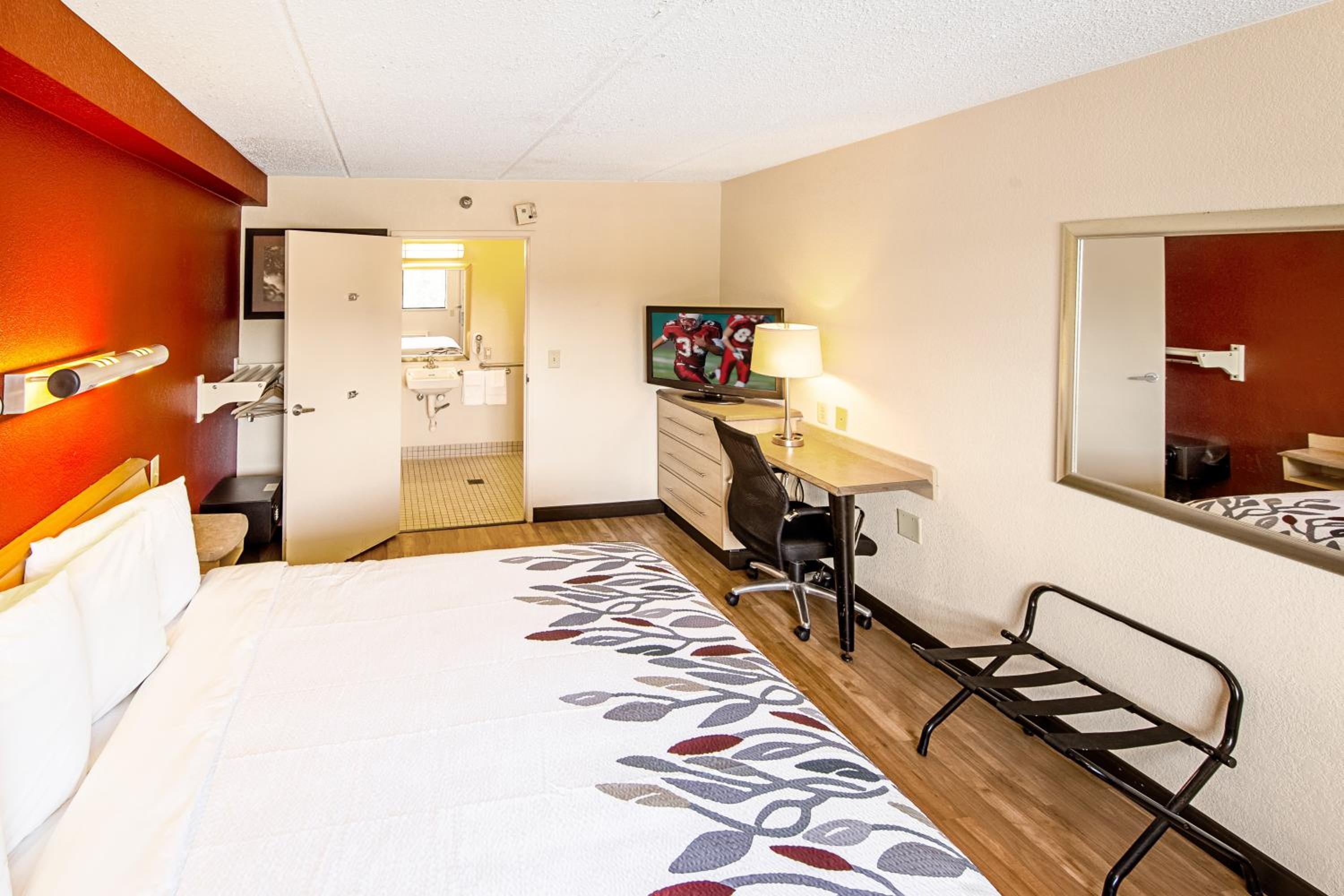 Jessup Vacations - Red Roof Inn Washington DC - Columbia/Fort Meade - Property Image 8