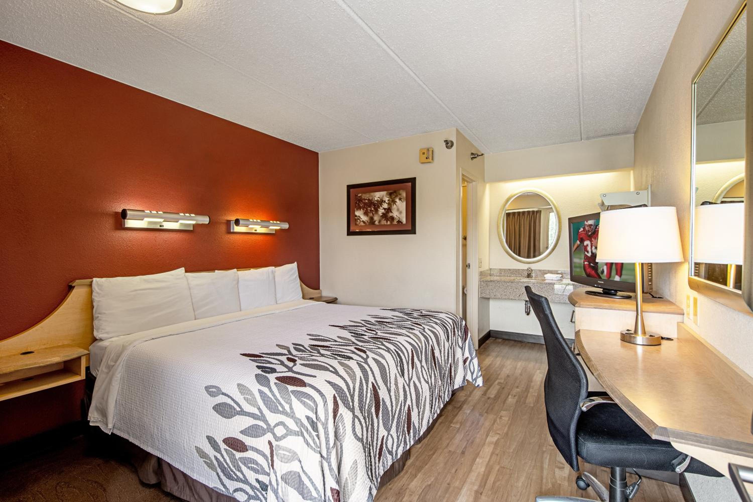 Jessup Vacations - Red Roof Inn Washington DC - Columbia/Fort Meade - Property Image 1