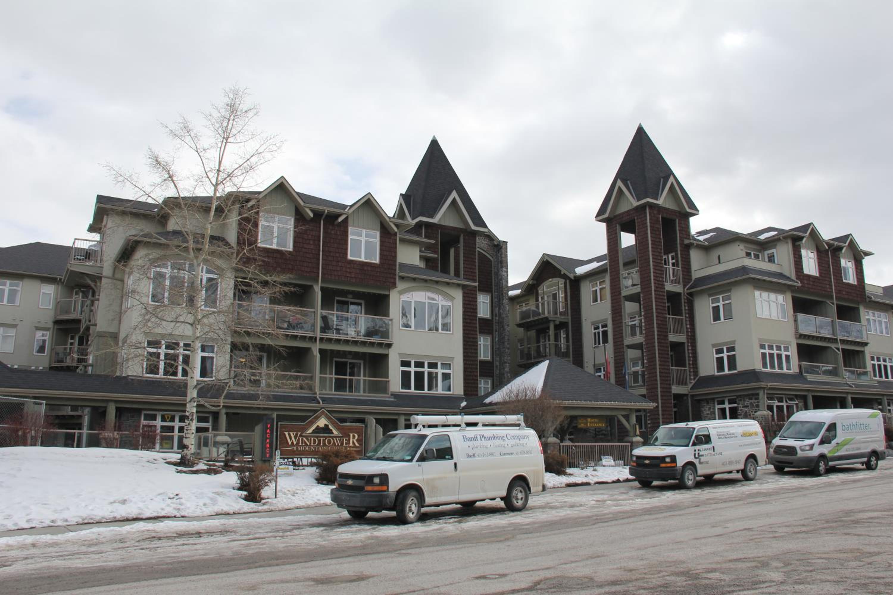 Windtower Lodge - Canmore